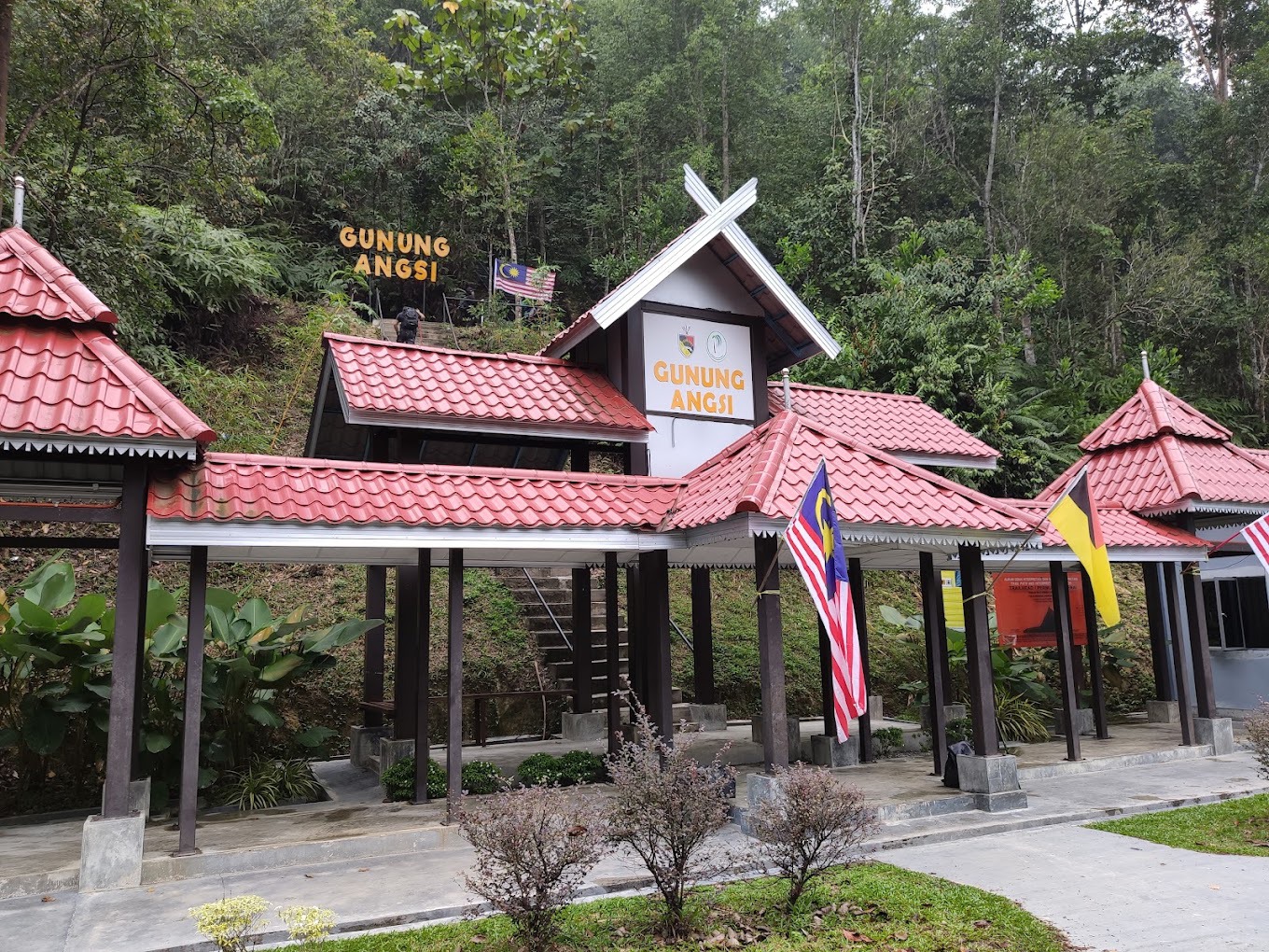Gambar Gunung Angsi via Ulu Bendul