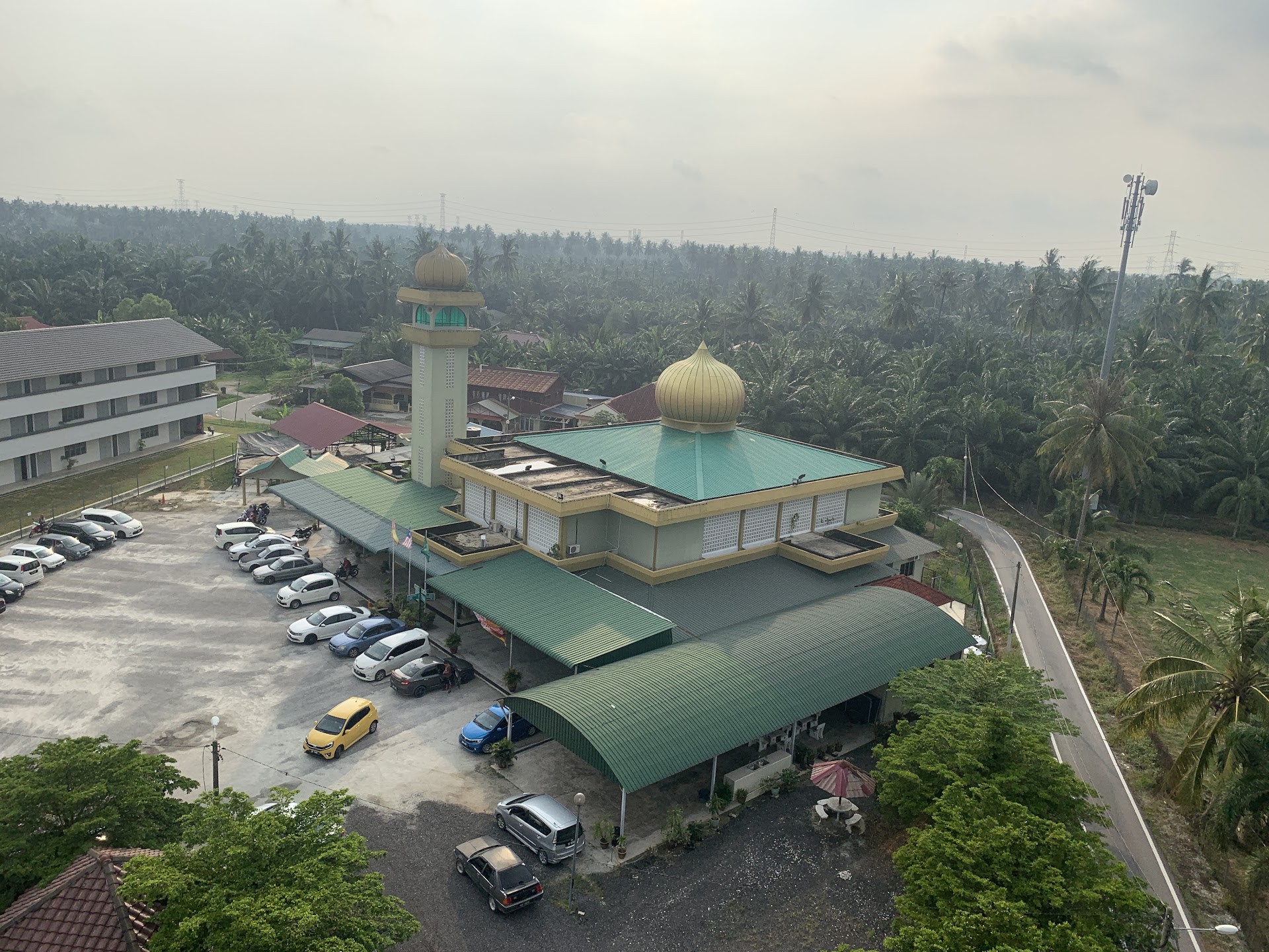 Gambar Masjid Jamiul Redzuan