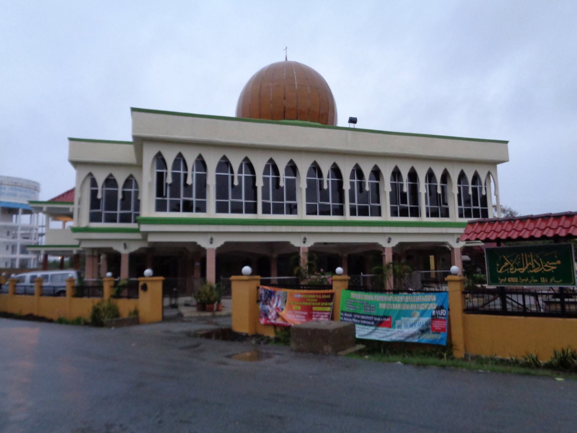 Gambar Masjid Darussalam