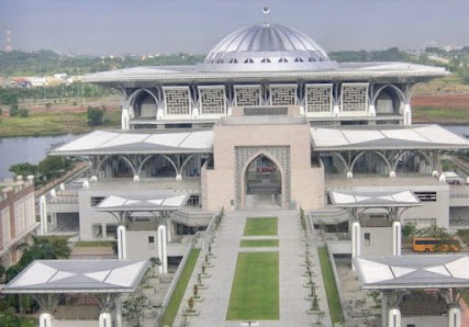Gambar Tuanku Mizan Zainal Abidin Mosque