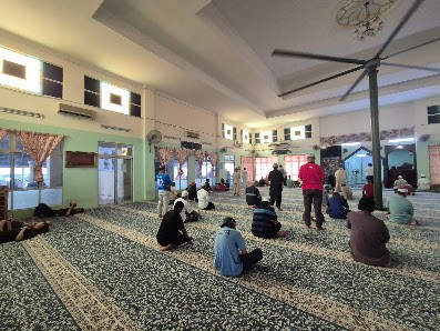Gambar Masjid Al-Qayyum