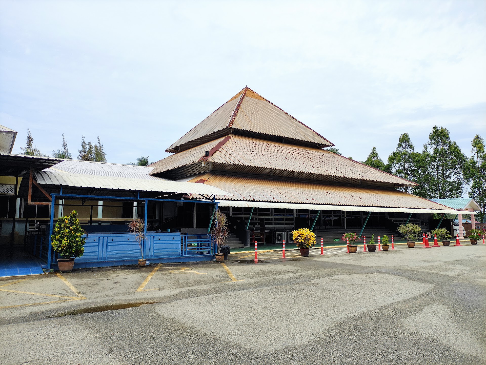 Masjid Tanjung Api — Pandangan luaran