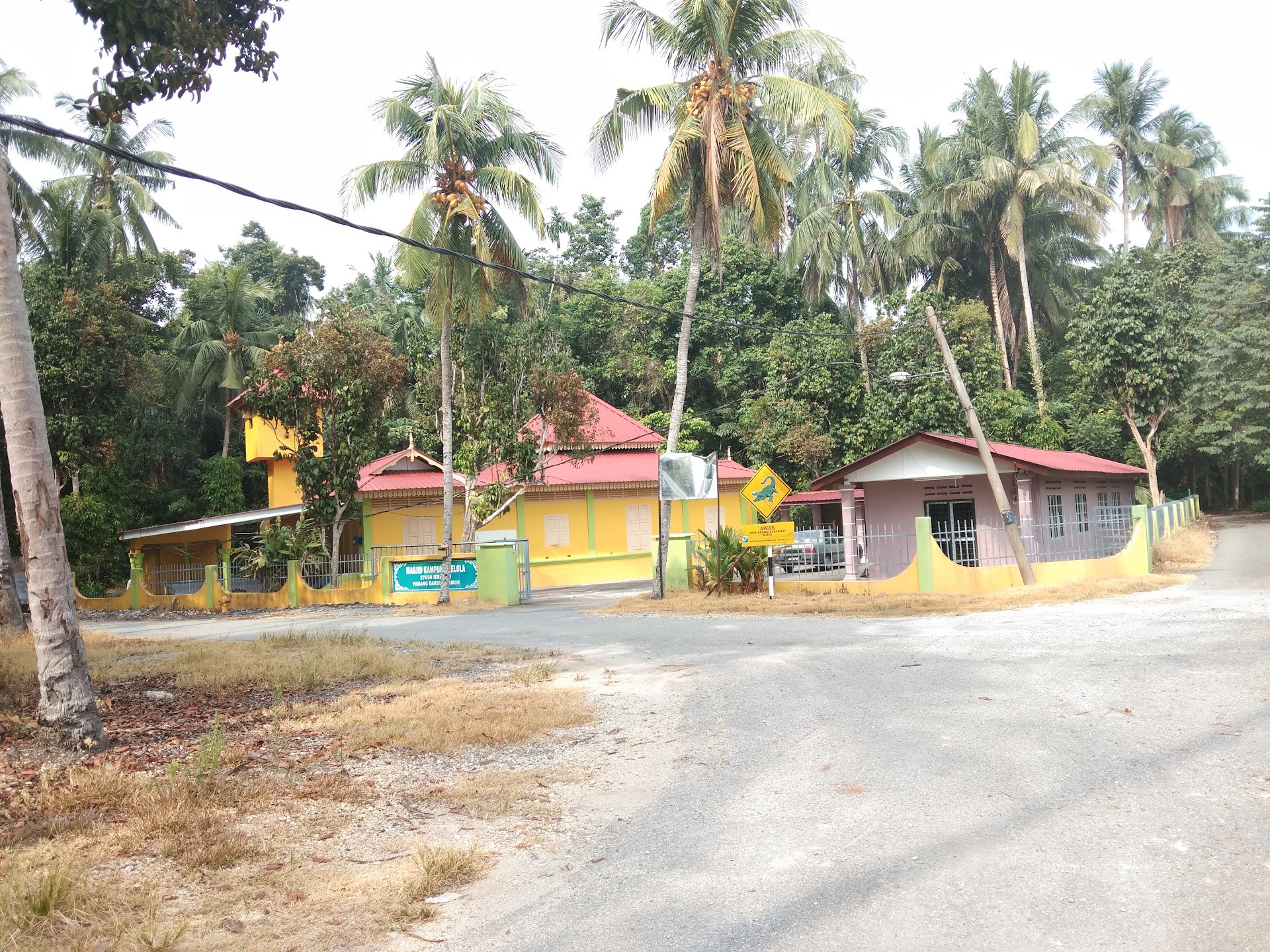 Gambar Masjid Kampung Kelola
