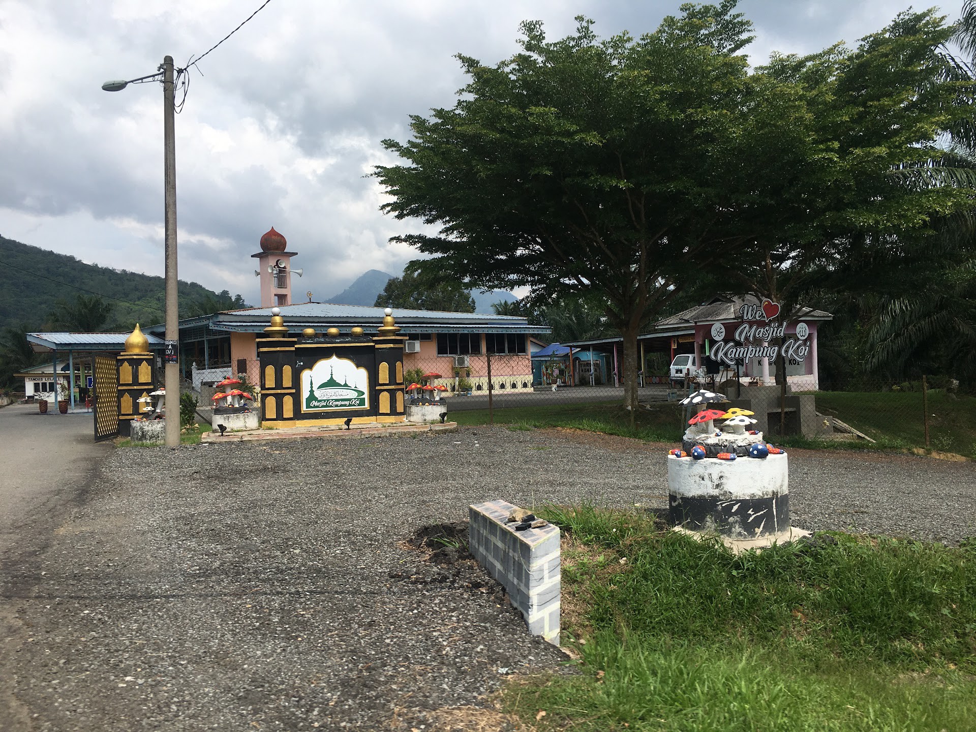 Gambar Masjid Kampung Koi