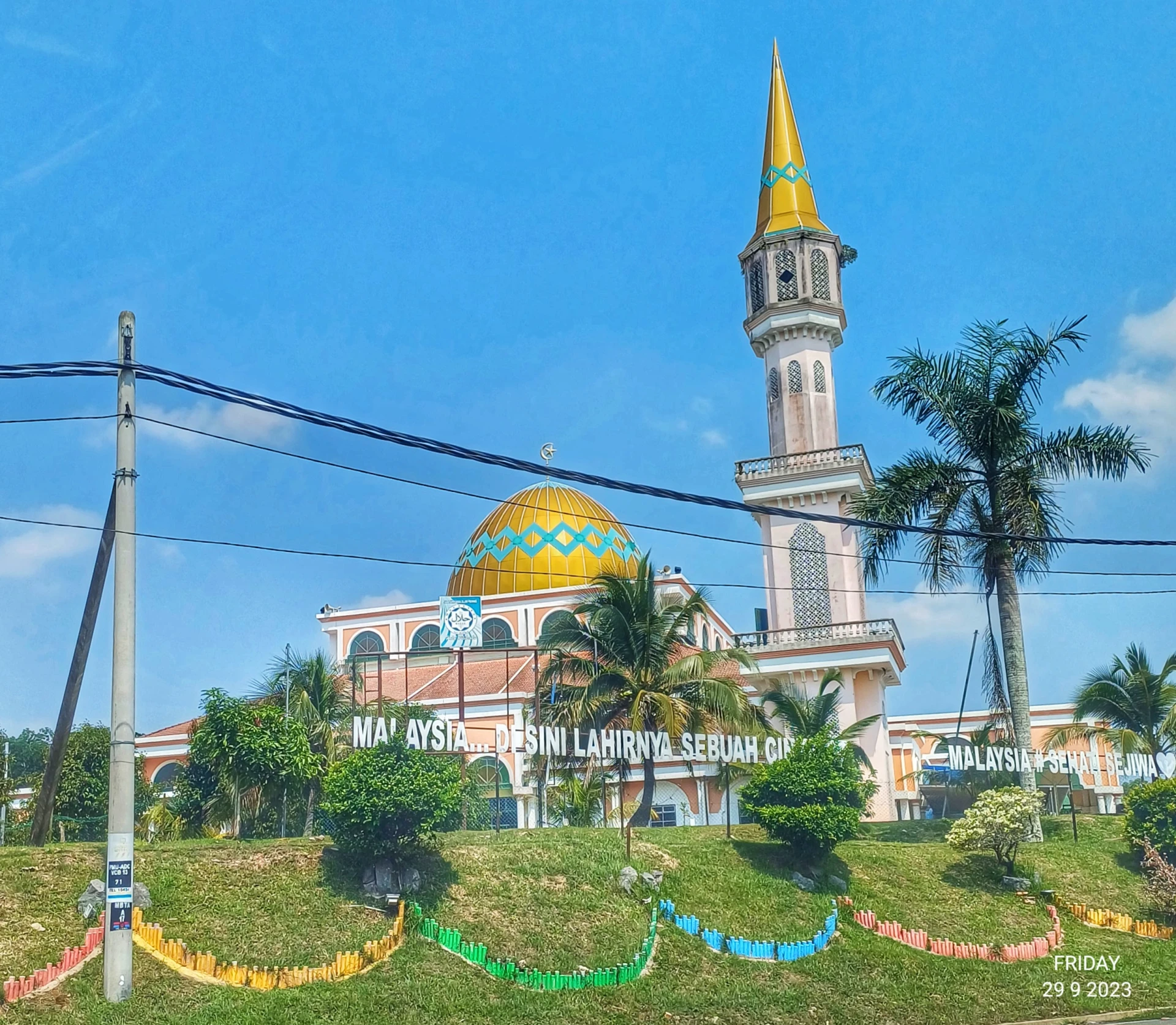 Gambar Masjid Tengku Mahkota Abdullah