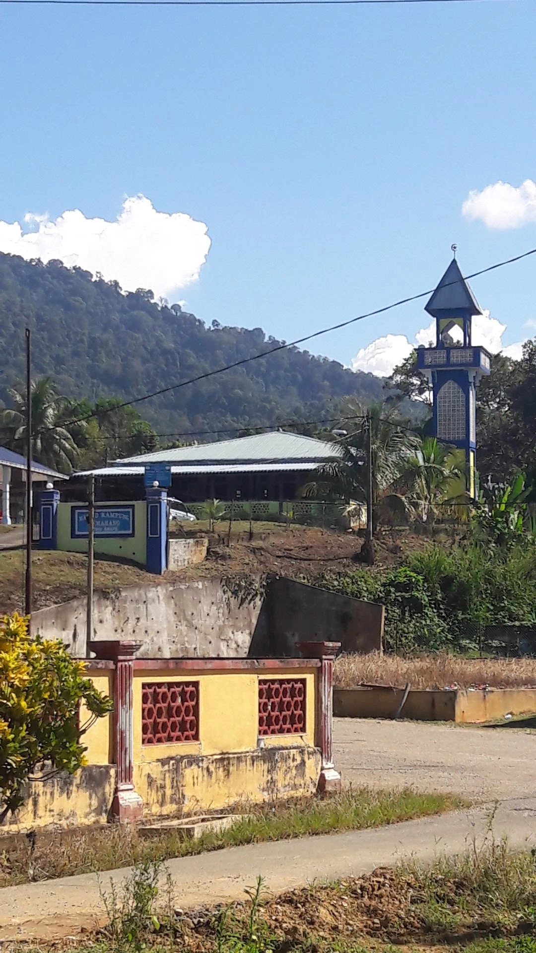Gambar Masjid Kampung Kemahang