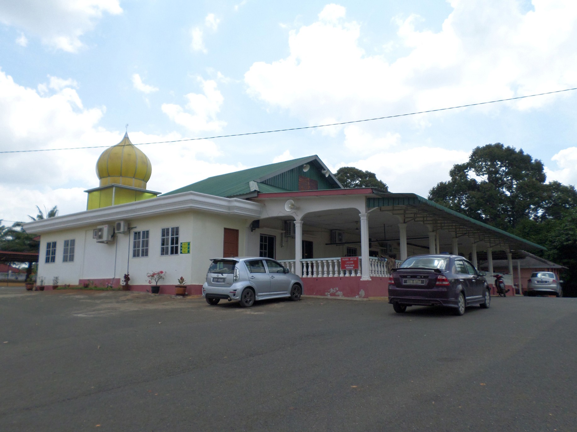 Gambar Masjid At-Taqwa Kampung Awah