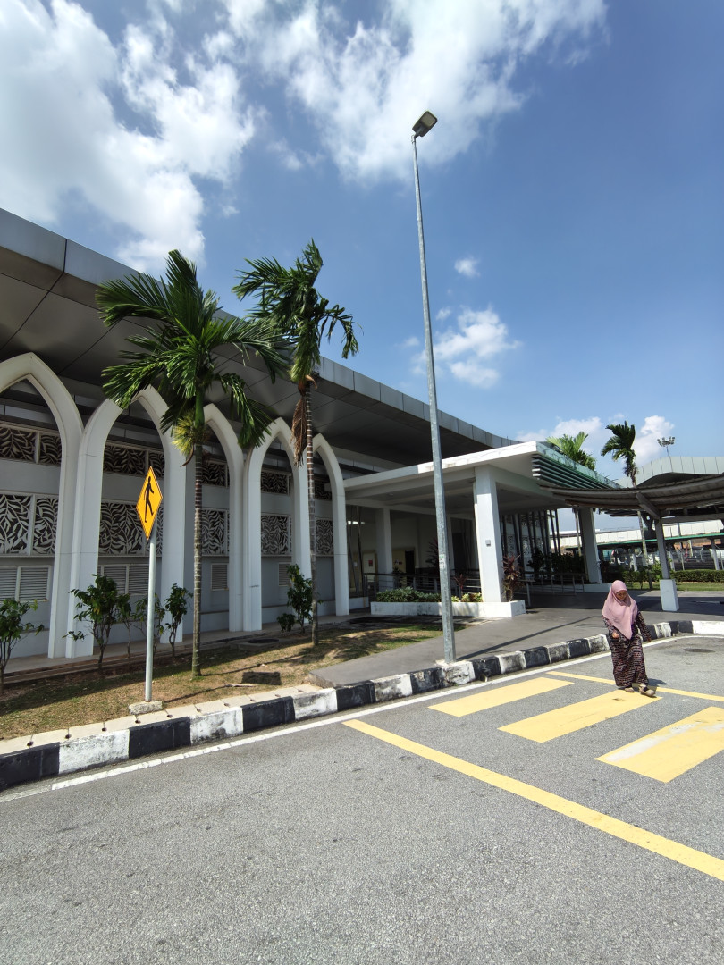 Gambar Hentian Surau dan Tandas Tol Serenia