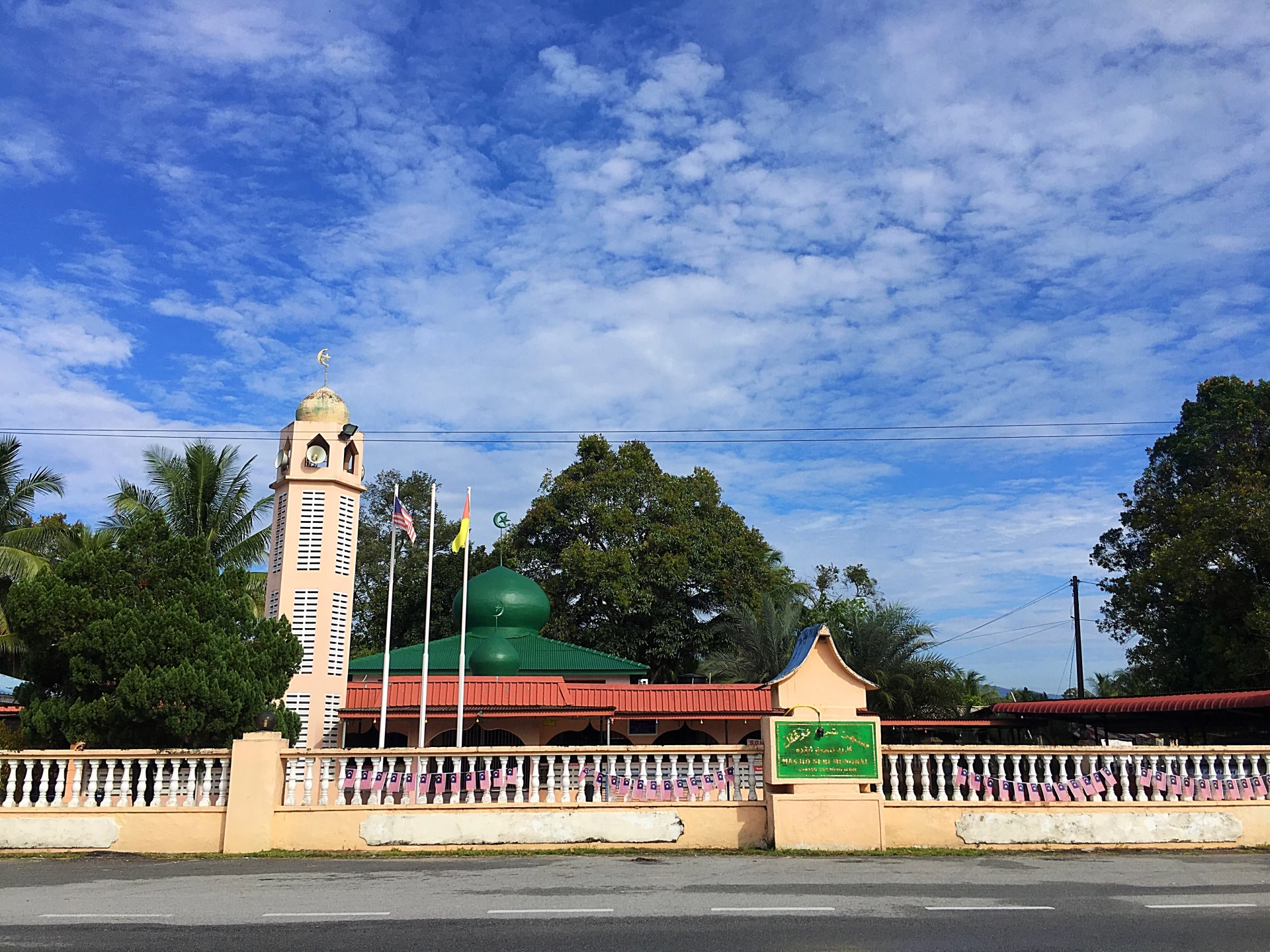 Gambar Masjid Kariah Seri Mungkal