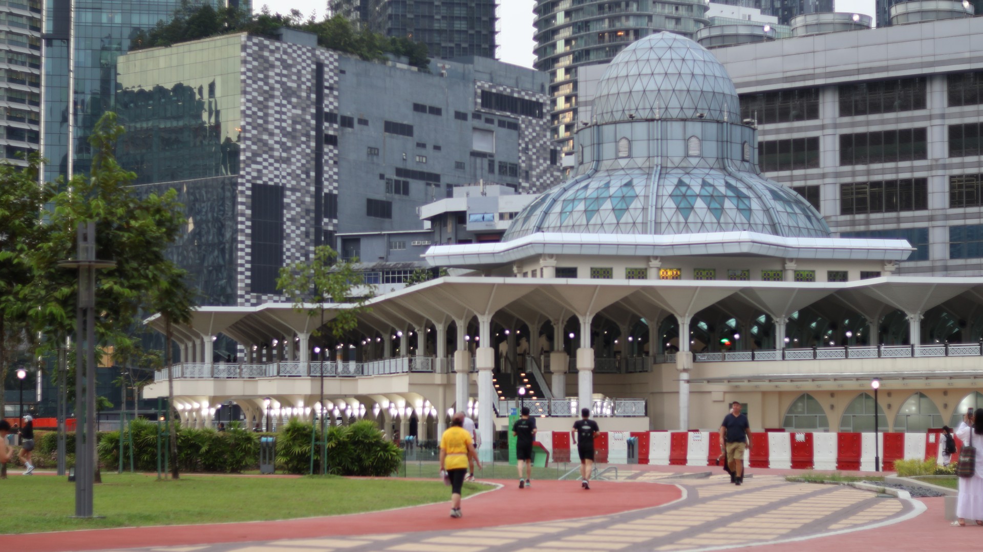 Gambar Masjid Asy-Syakirin KLCC