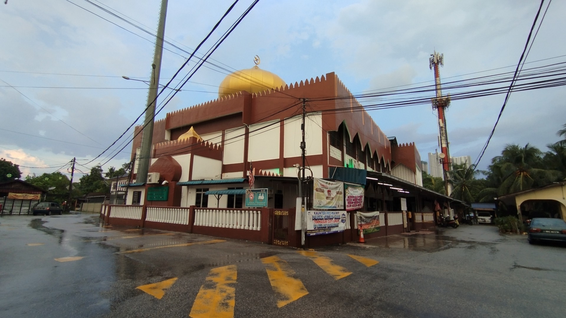 Gambar Masjid Saidina Ali K.W.