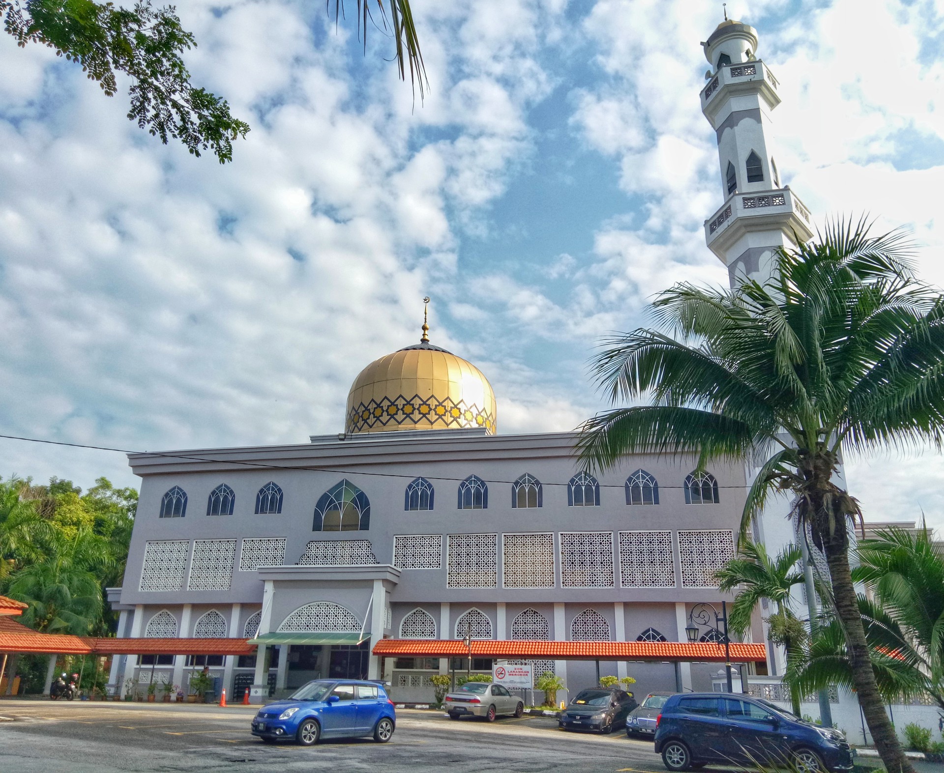 Gambar Masjid Salahuddin Al-Ayyubi