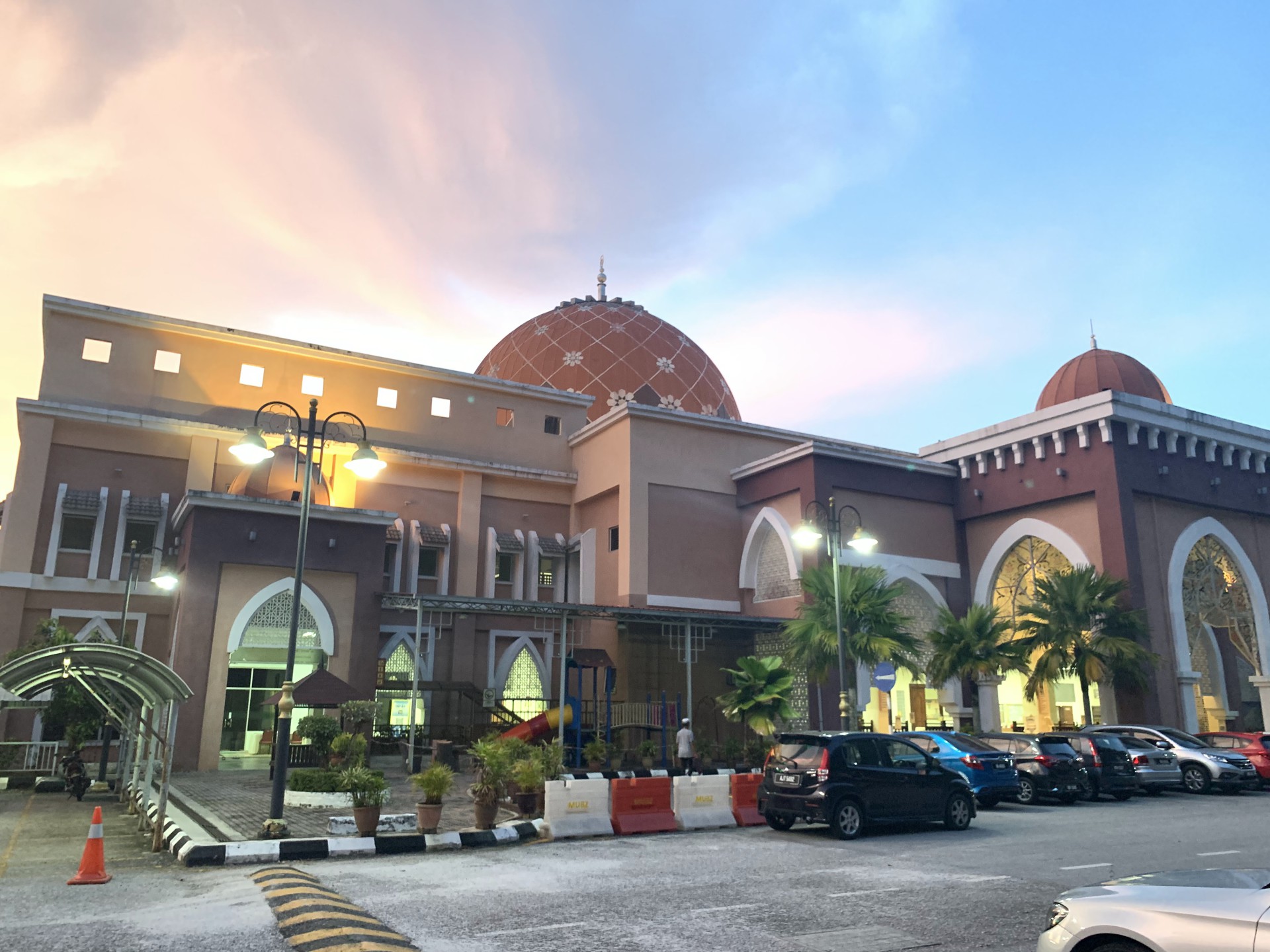 Gambar Masjid Usamah Bin Zaid