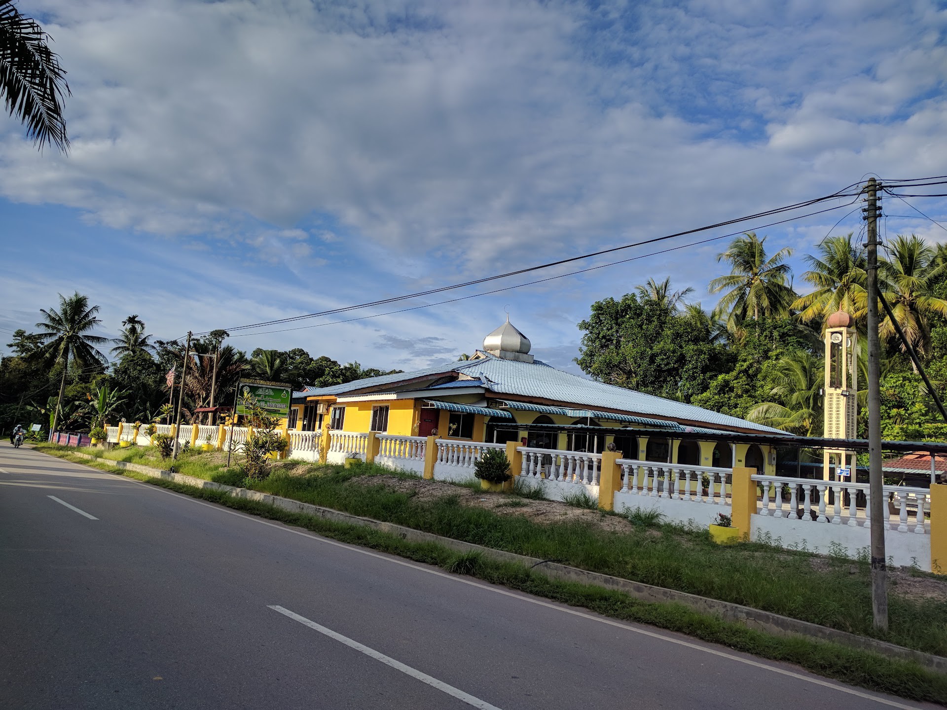 Gambar Masjid Al Maarif