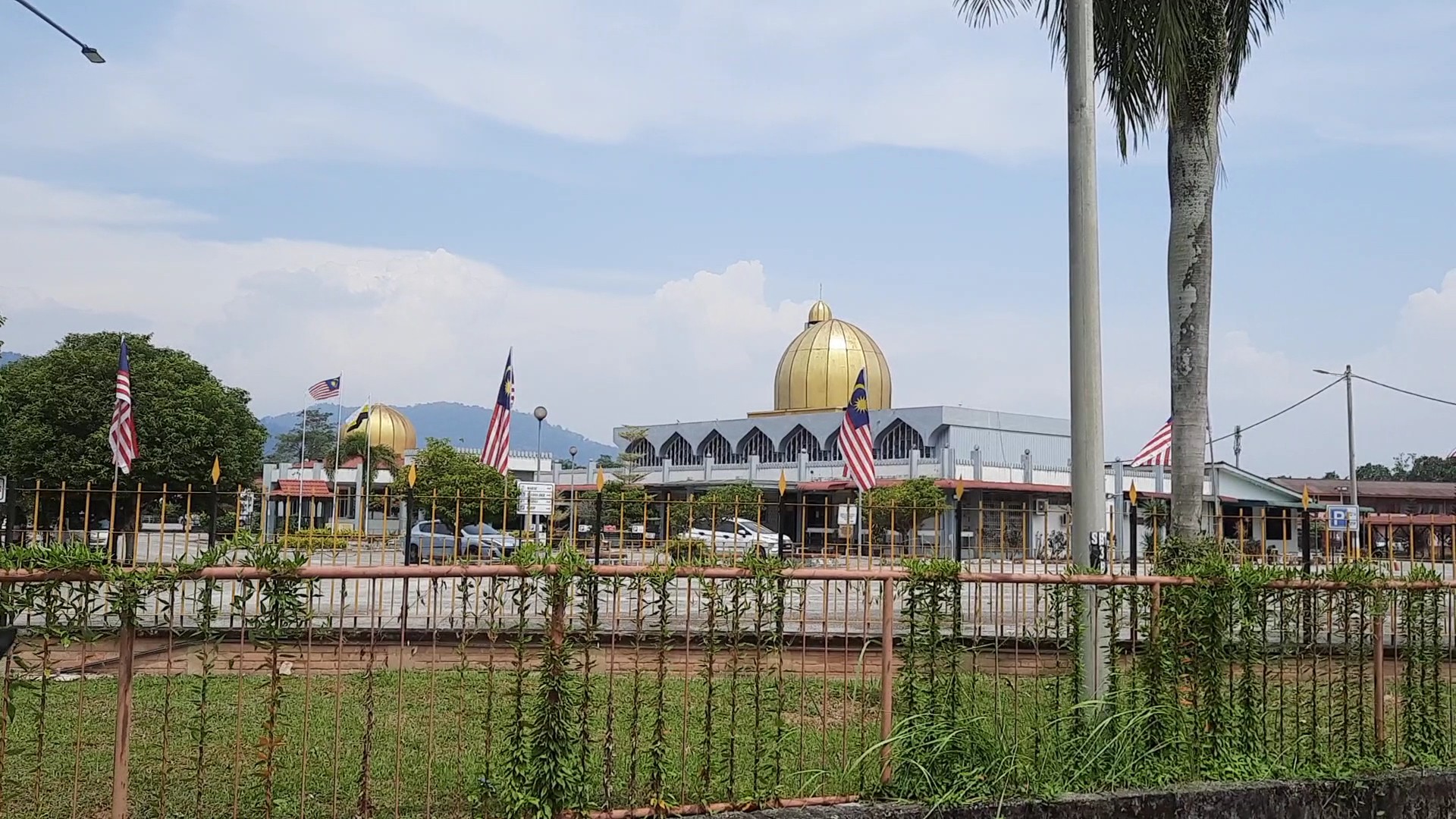 Gambar Masjid Daerah Taiping (Kpg. Jambu)
