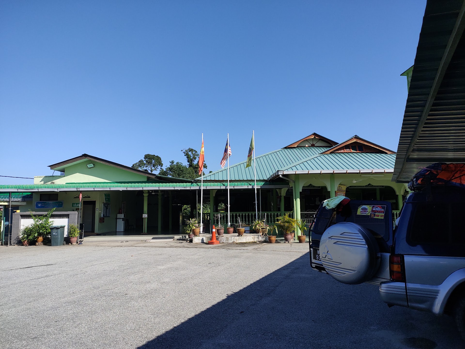 Gambar Masjid Almakbud Charuk Bemban