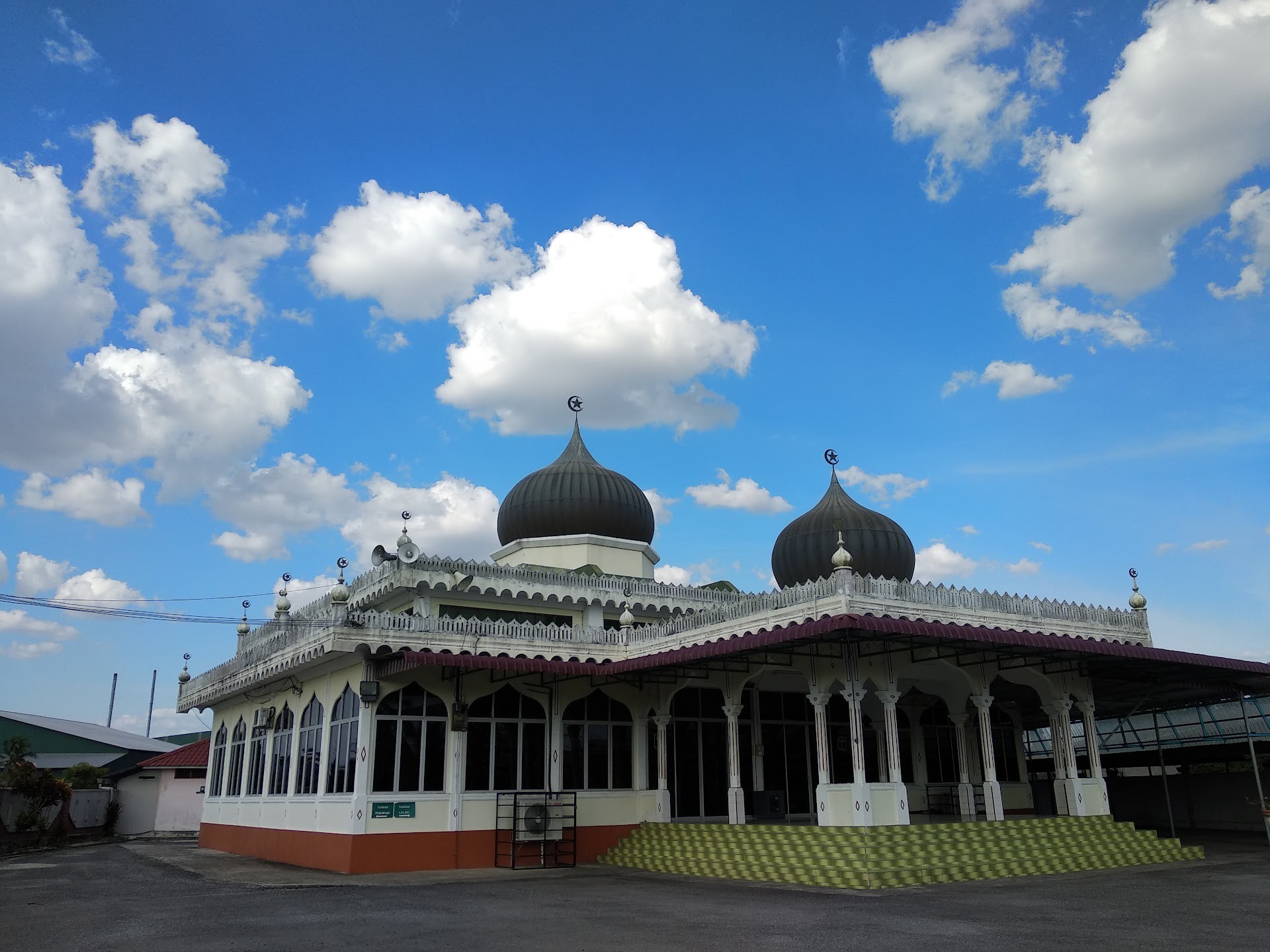 Gambar Masjid Simpang Empat Kuar