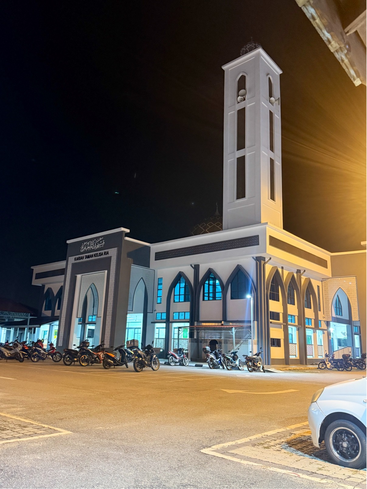 Gambar Masjid Taman Kelisa Ria