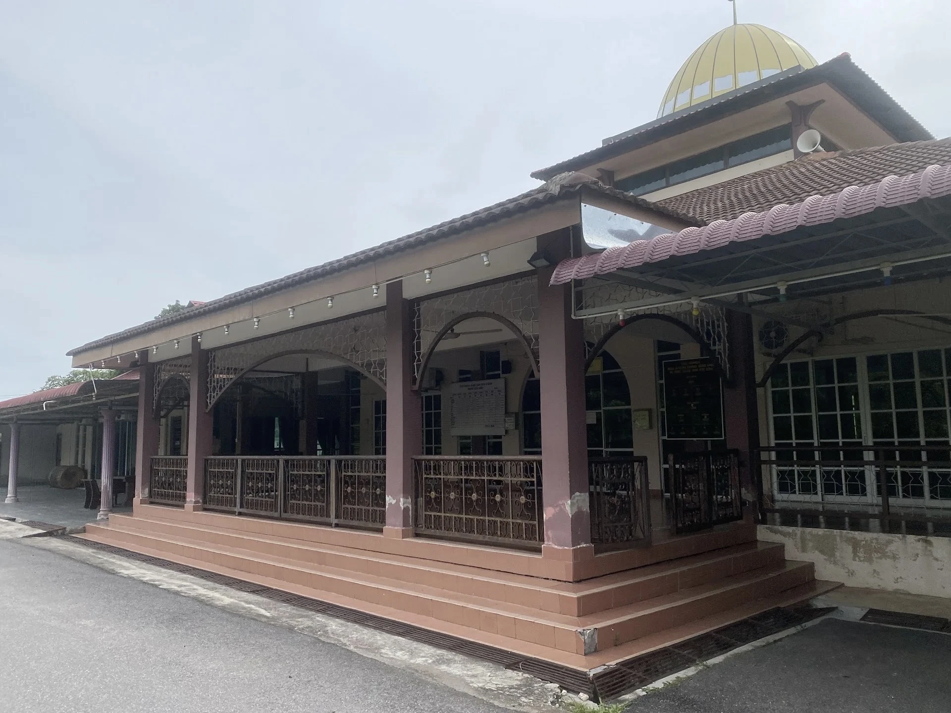 Gambar Masjid Al Hashim Gelong Rambai