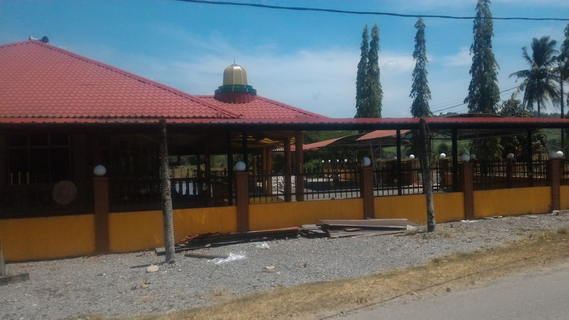 Gambar Masjid Kampung Darat