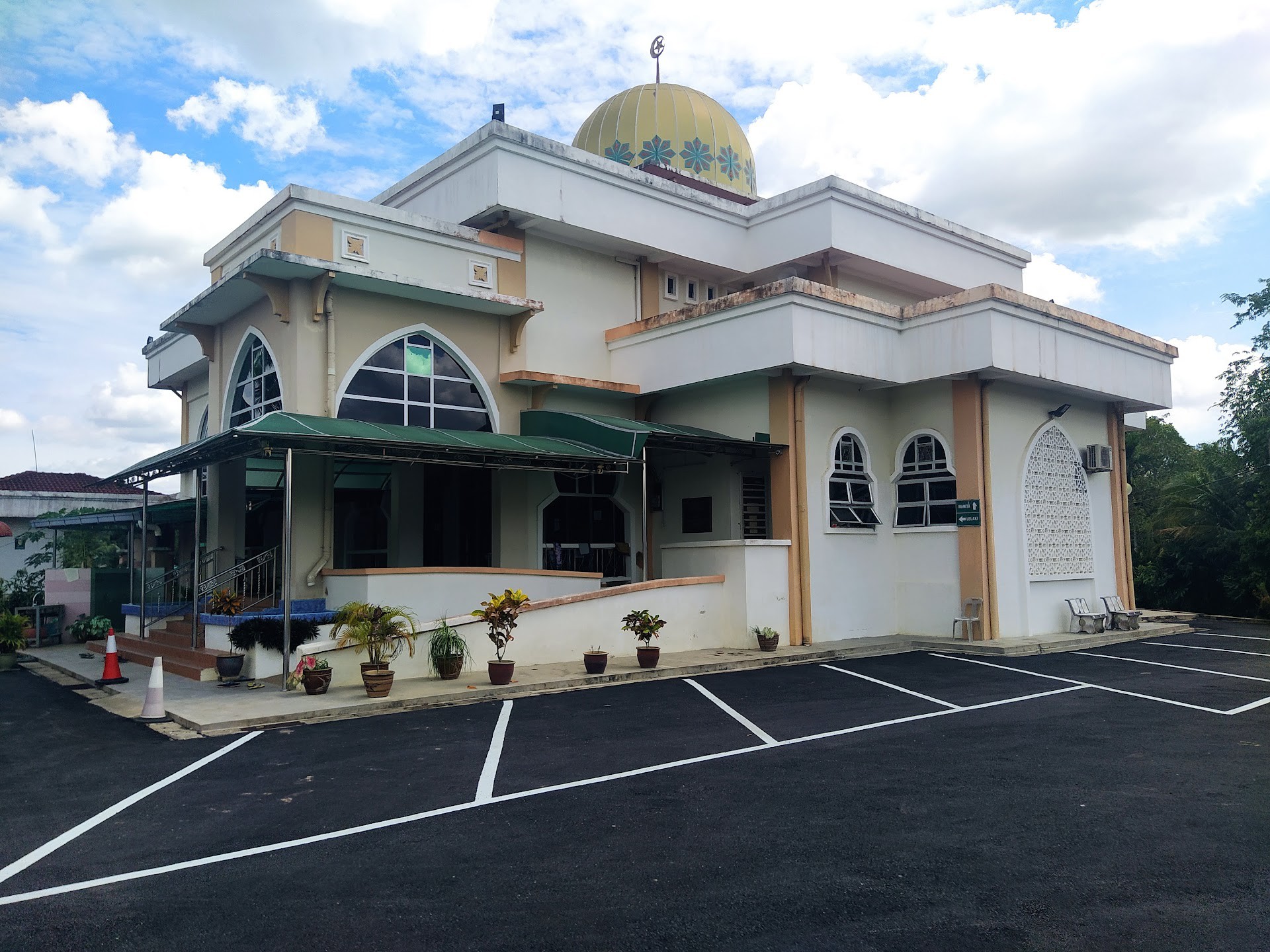 Gambar Masjid Bukit Larek (Al-Ihsan)