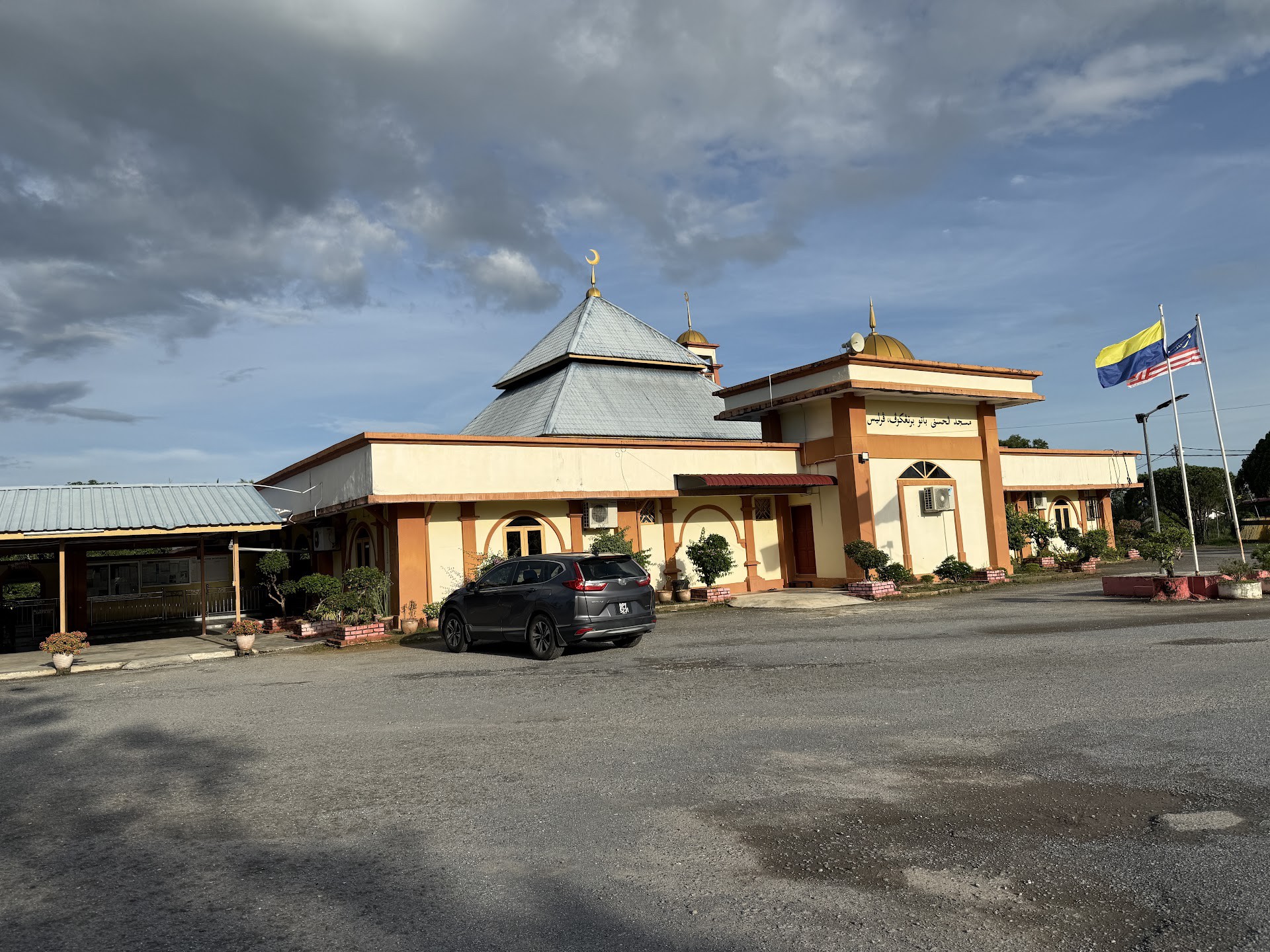 Gambar Masjid Al Husna