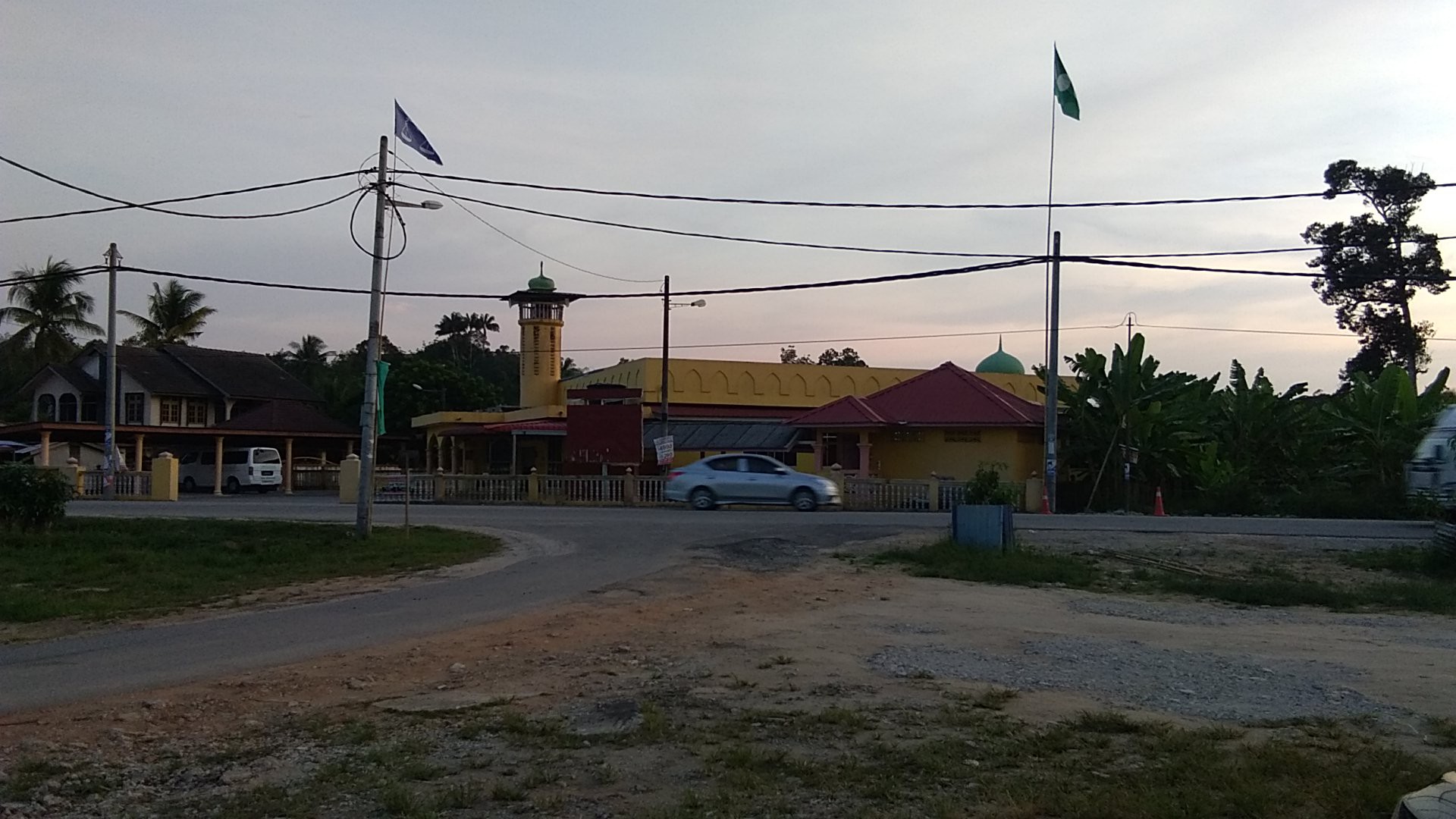 Gambar Masjid Mukim Tasek Berangan