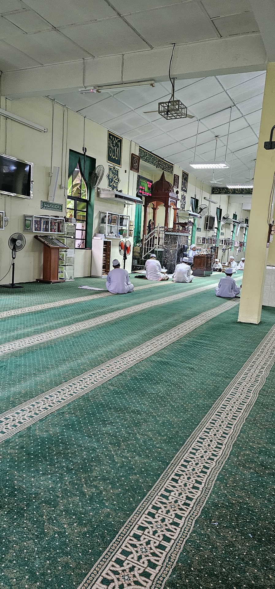 Gambar Masjid Mukim Wakaf Bharu