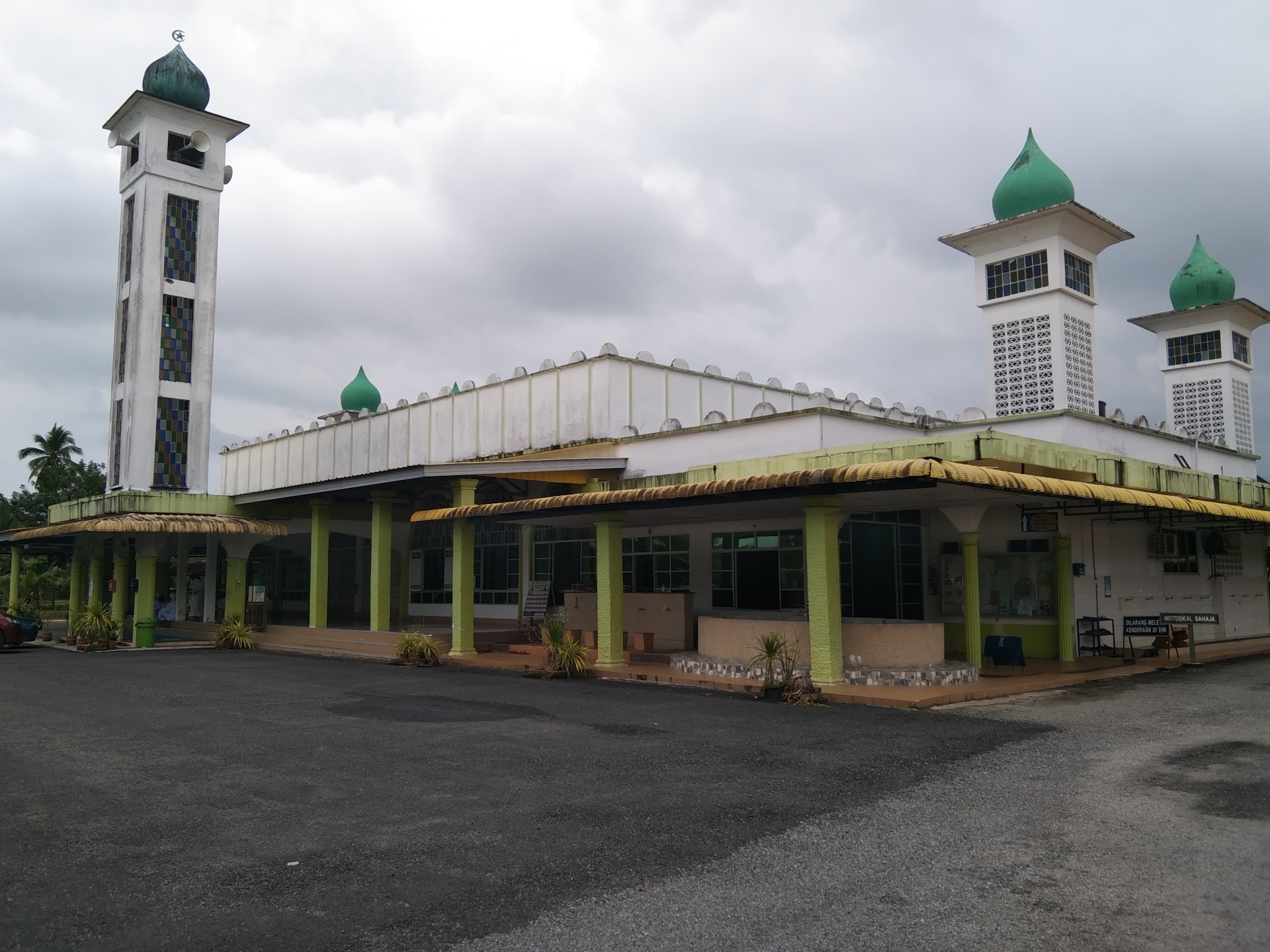 Gambar Masjid Mukim Bukit Panau