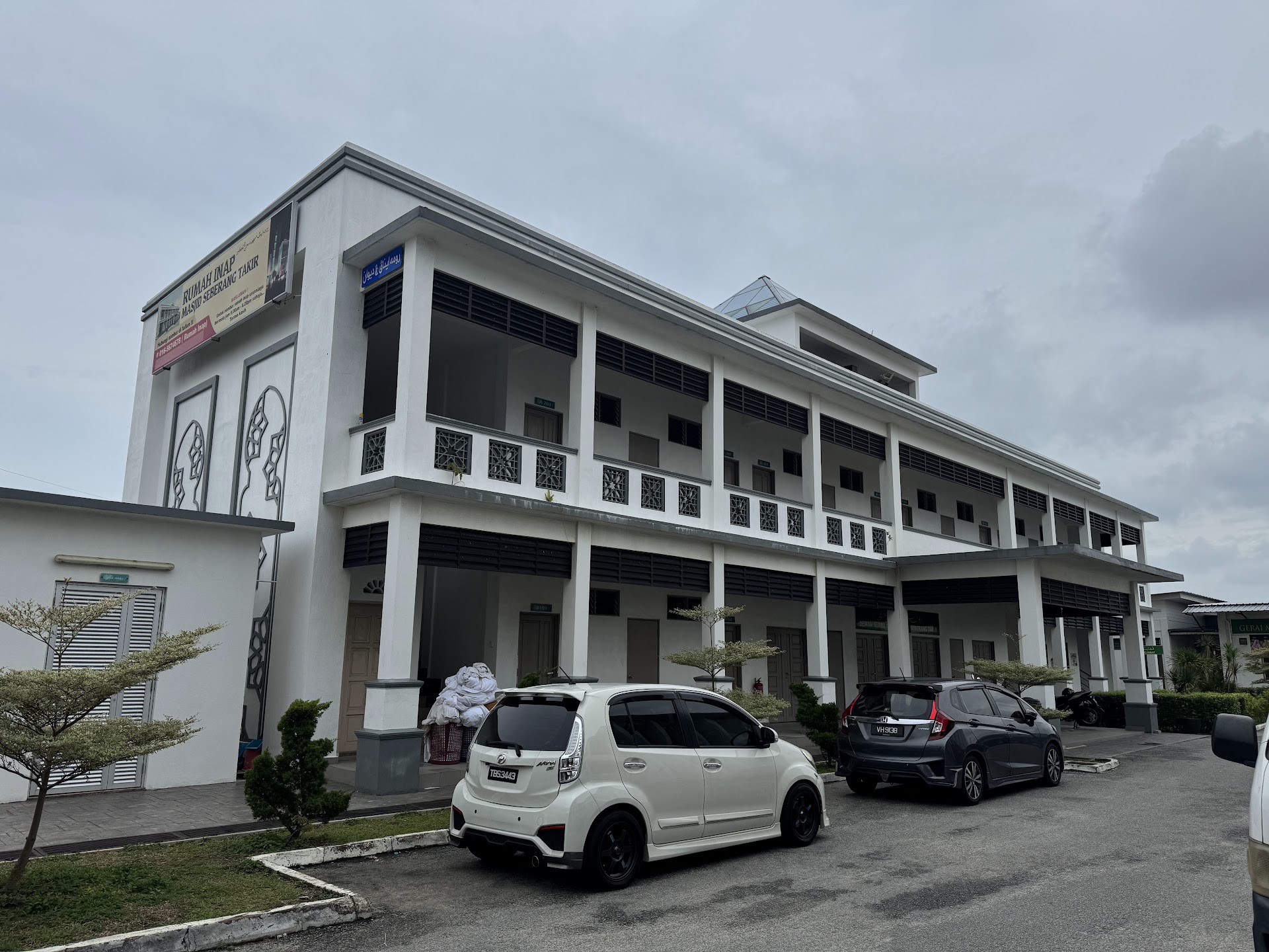 Gambar Masjid Seberang Takir (Kerajaan )