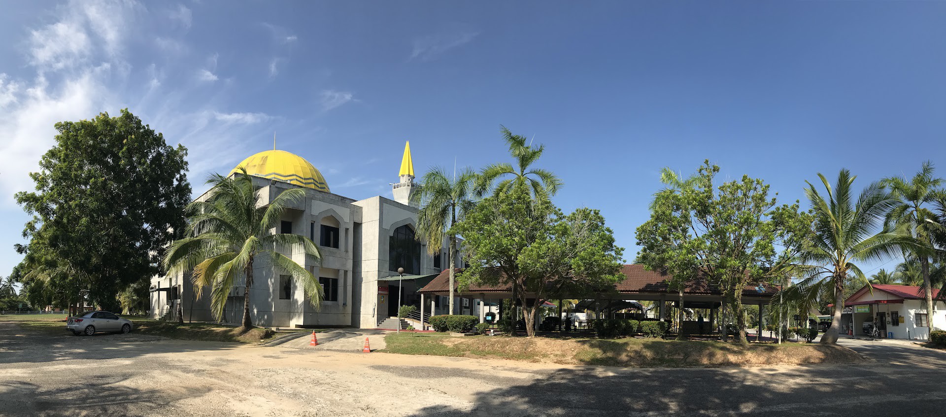 Gambar Masjid Tengku Mizan Zainal Abidin