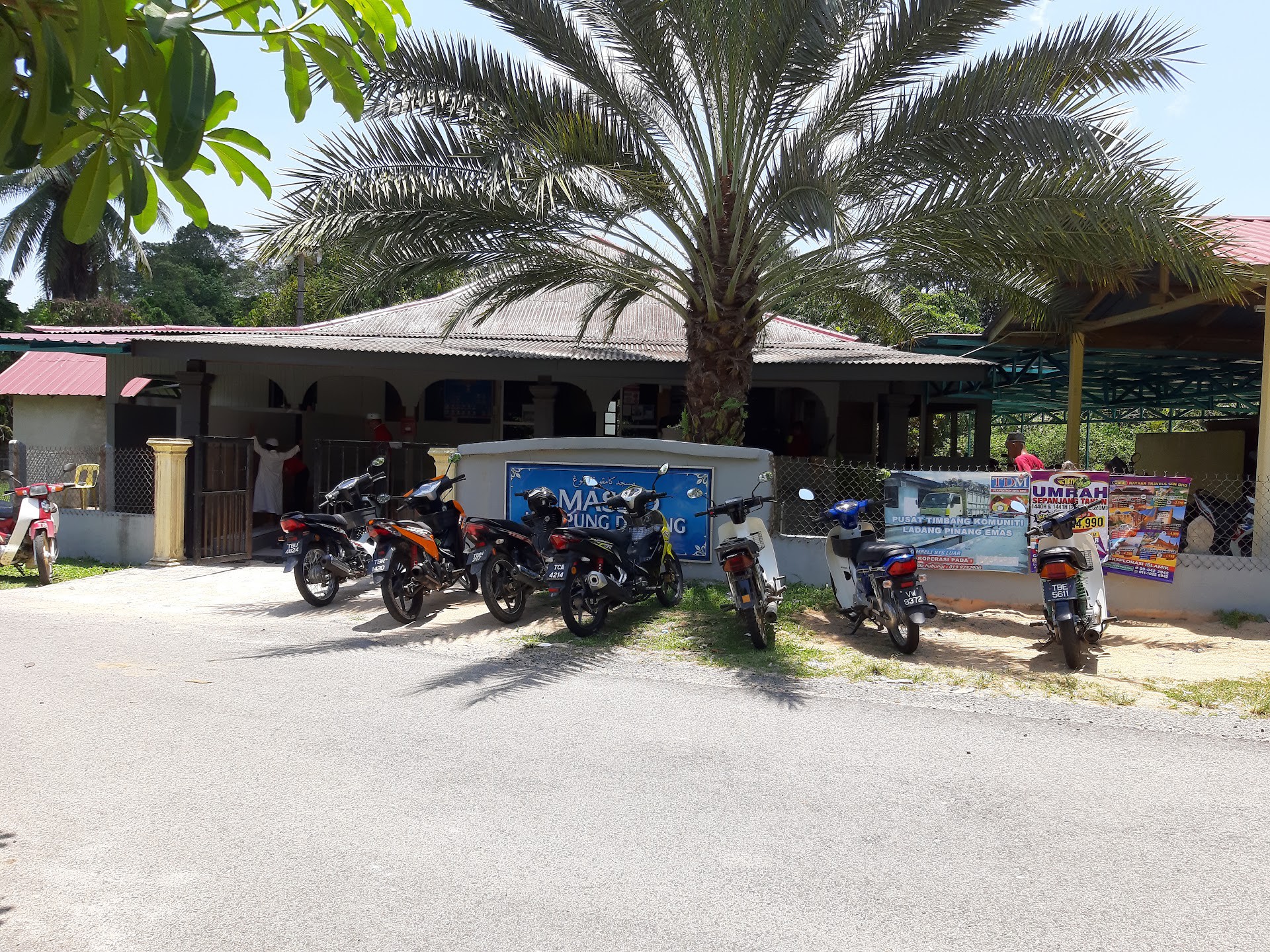 Gambar Masjid Kampung Delong