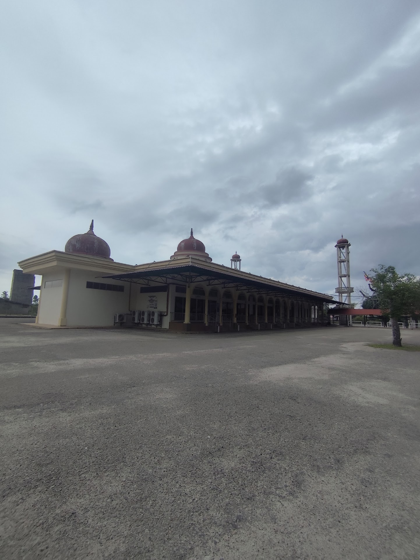 Gambar Masjid Ibadurrahman Kampung Air Tawar