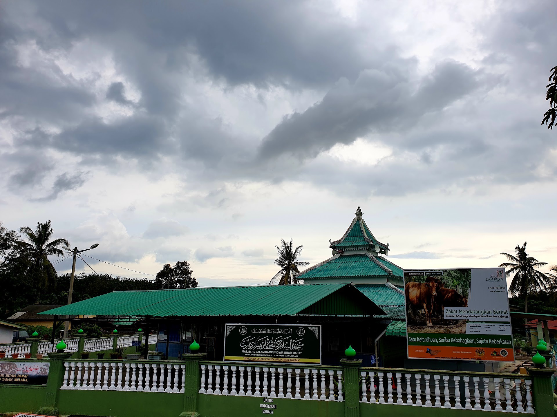 Gambar Masjid As Salam Air Hitam Darat