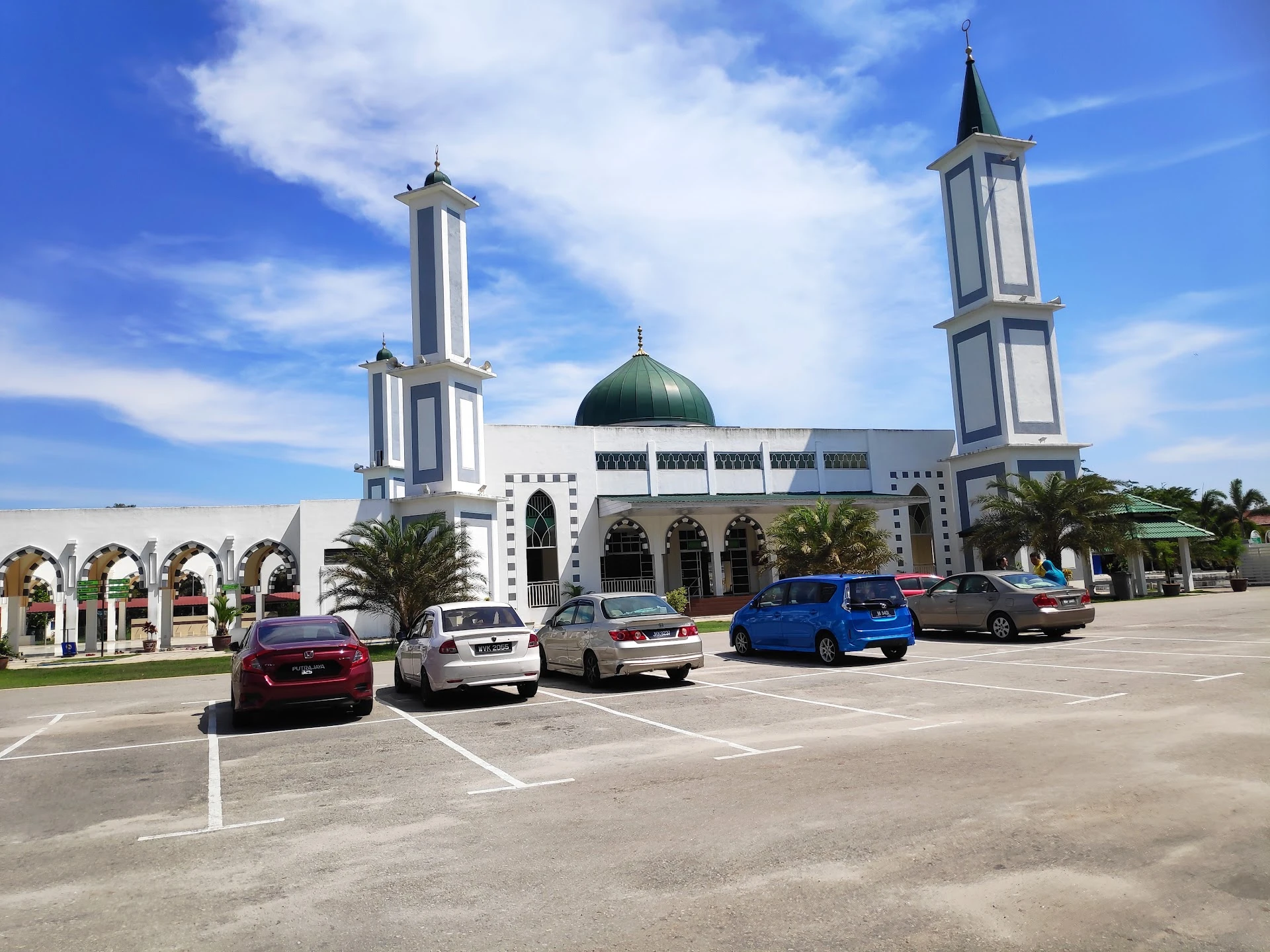 Gambar Masjid Al-Hasanah Sungai Rambai