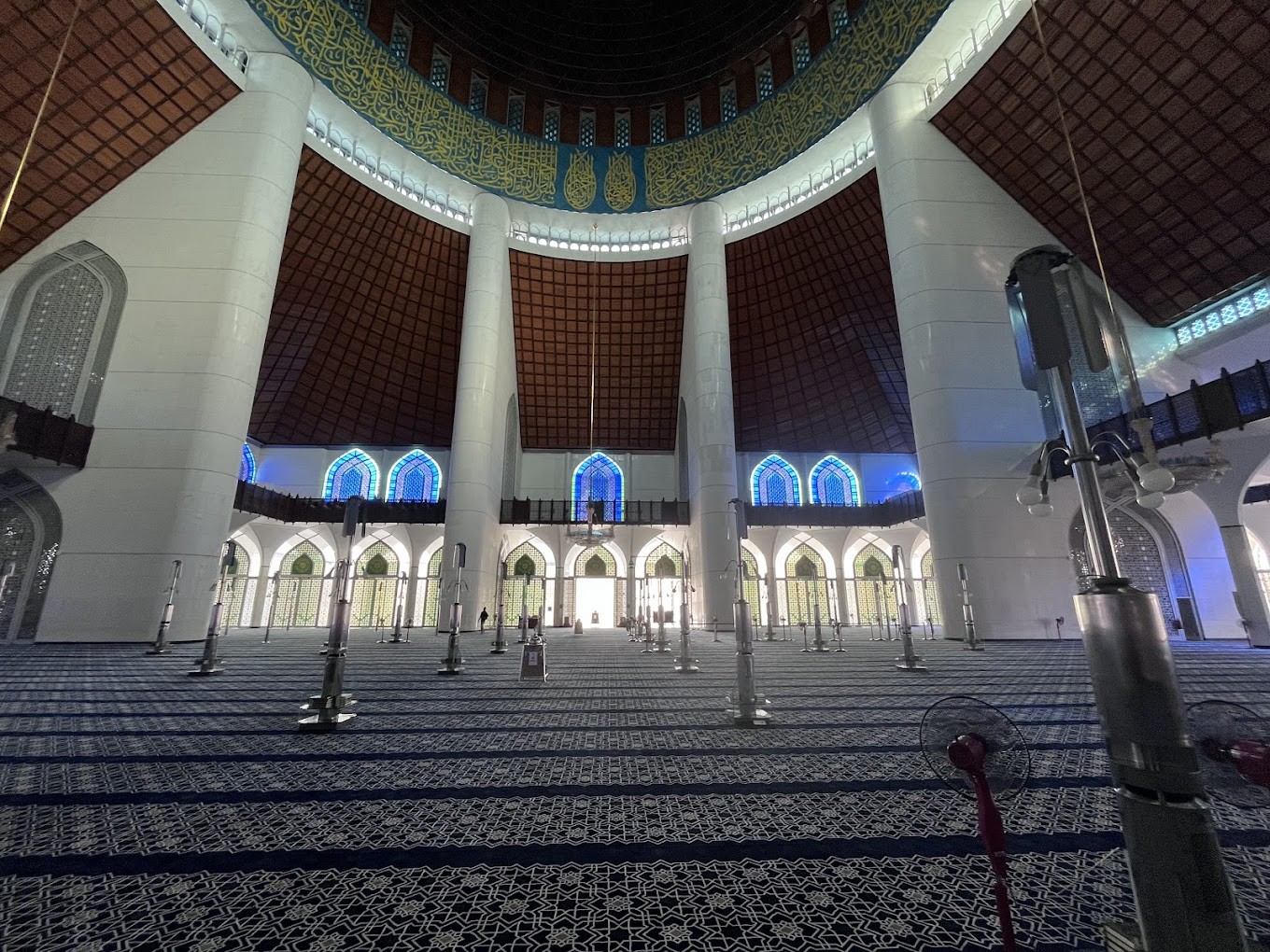 Gambar utama Masjid Sultan Salahuddin Abdul Aziz Shah