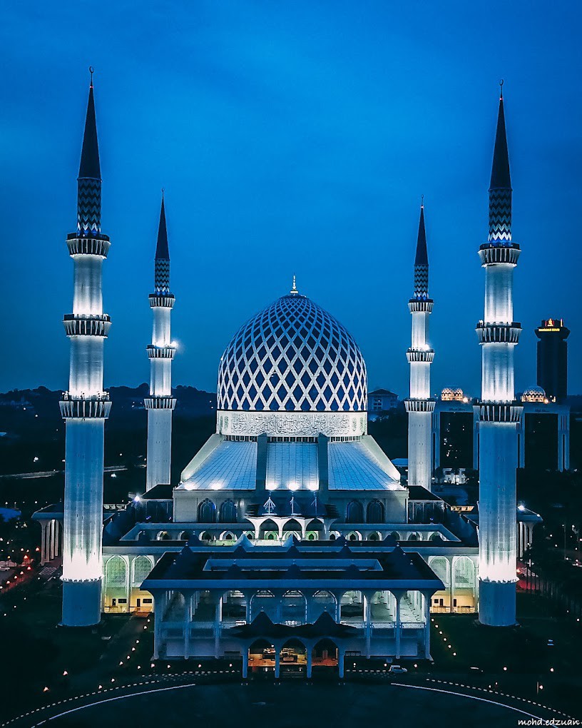 Gambar utama Masjid Sultan Salahuddin Abdul Aziz Shah