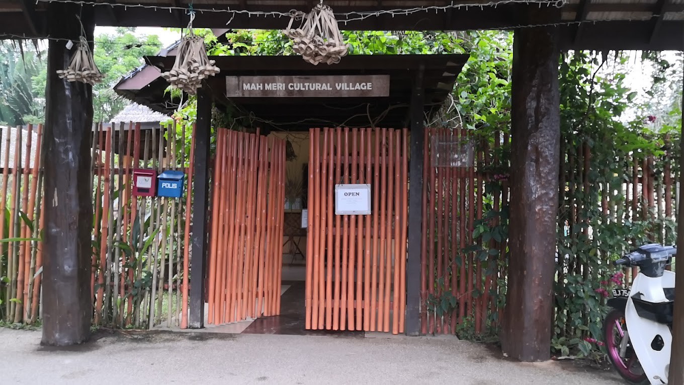 Gambar utama Perkampungan Budaya Mah Meri