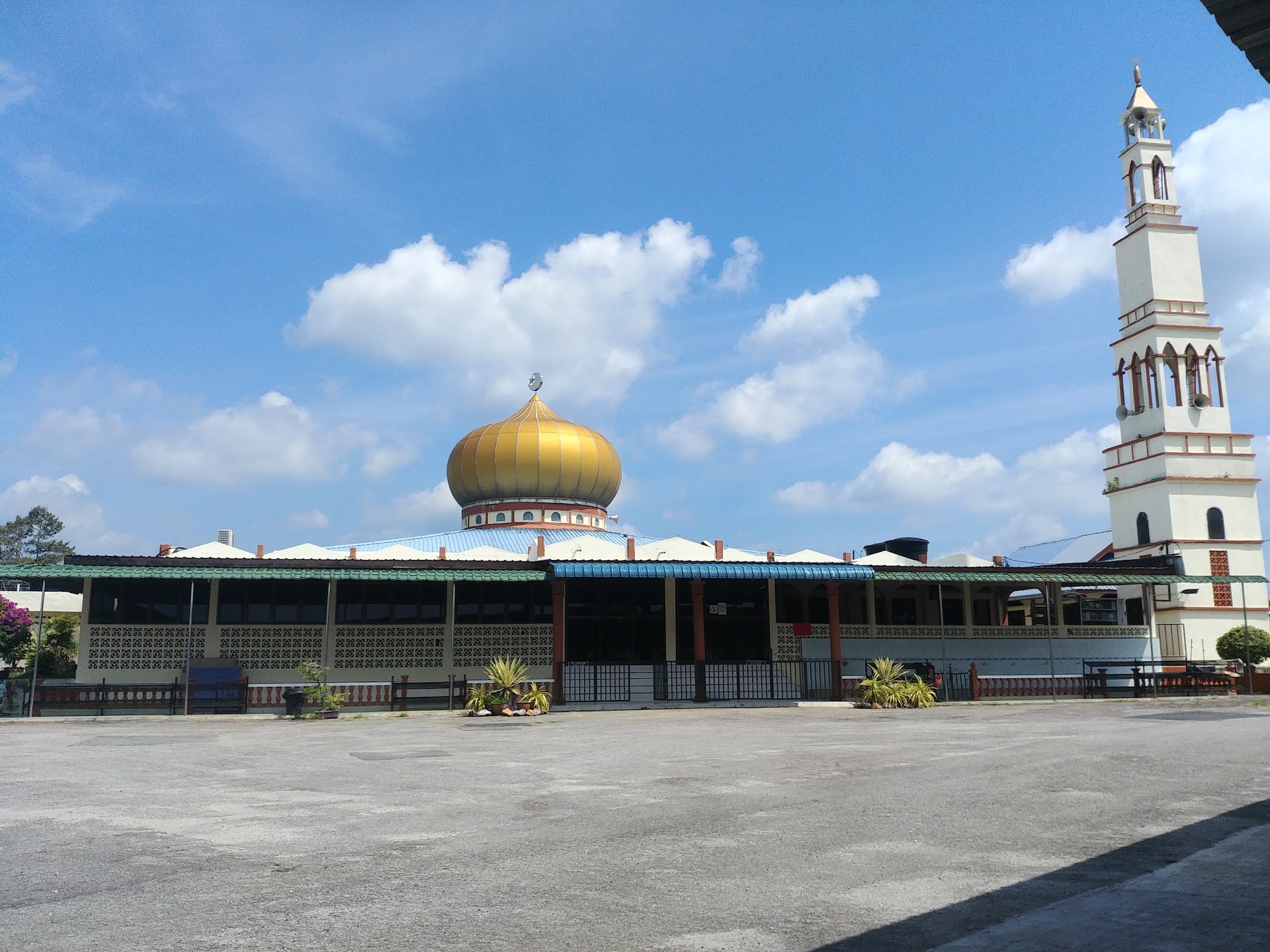 Gambar Masjid Al-Firdaus Gugusan Felda Lok Heng