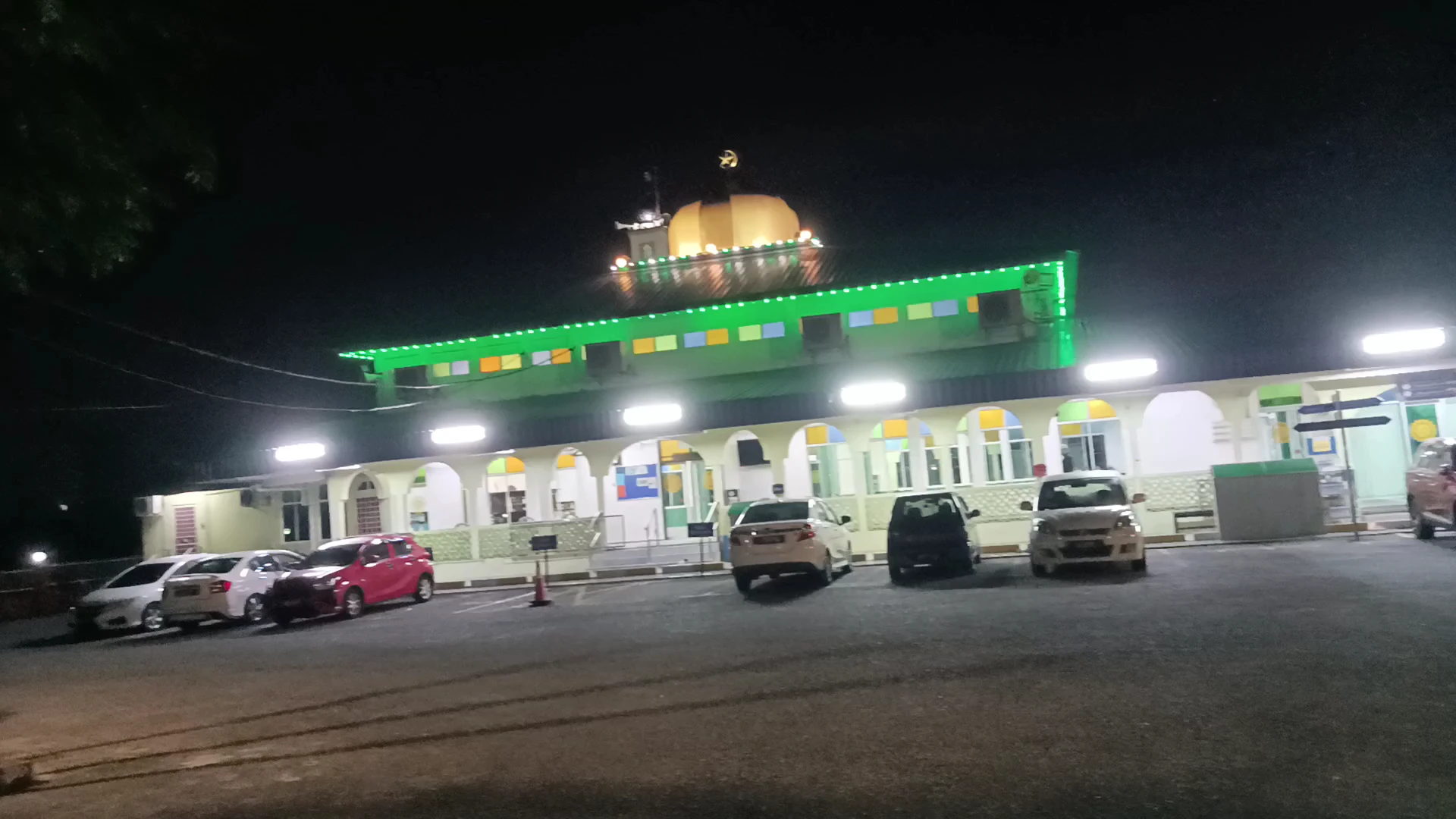 Gambar Masjid As-Solehin