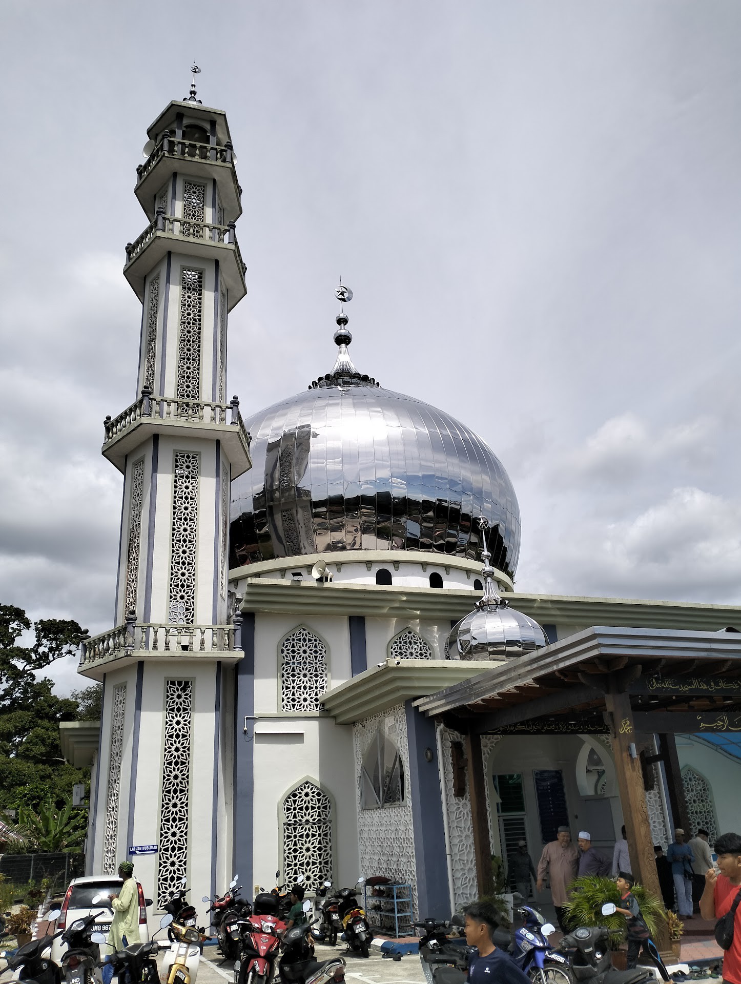 Gambar Masjid Sayyidina Ali Parit Haji Ali