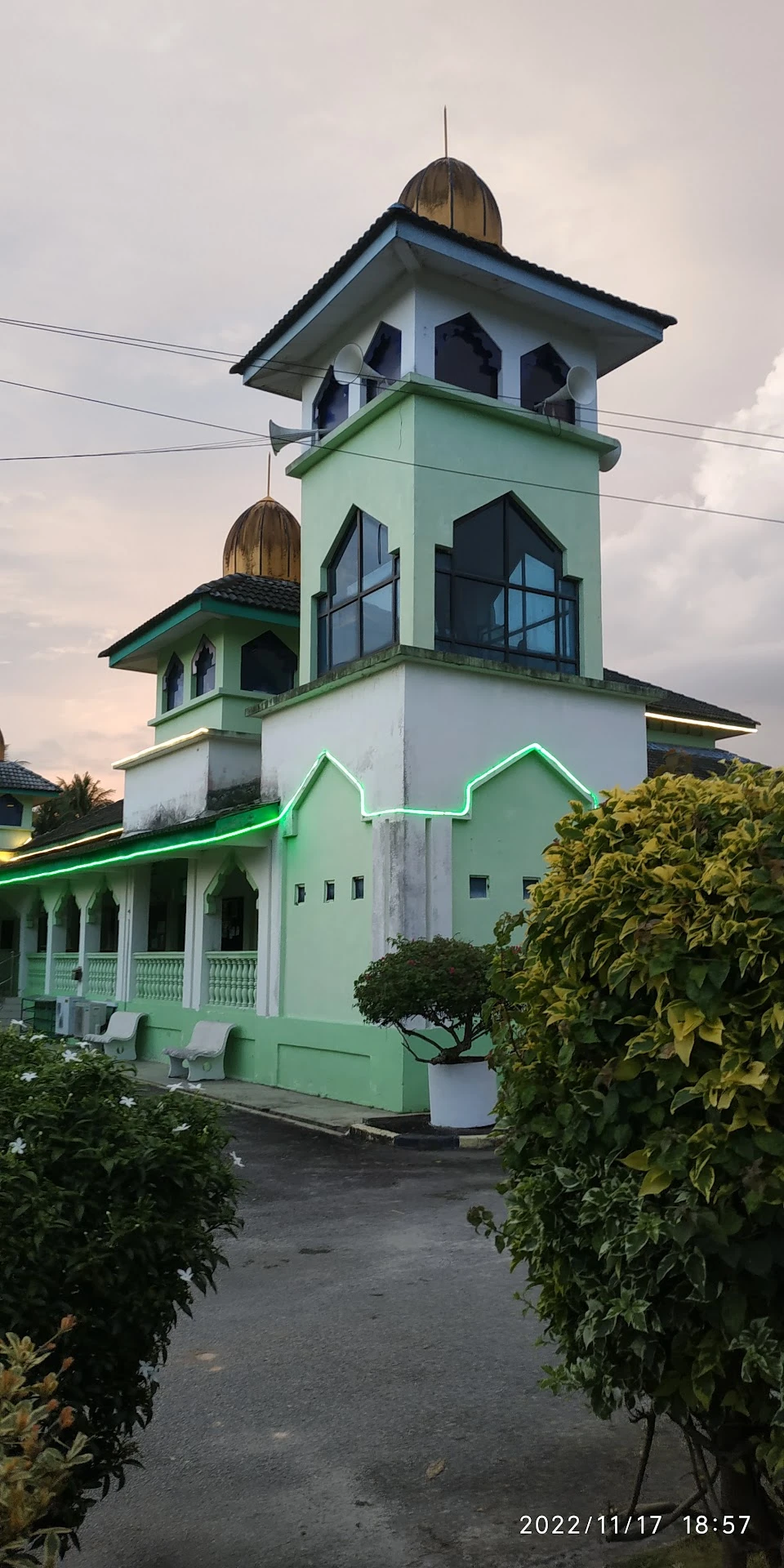 Gambar Masjid Mengkuang