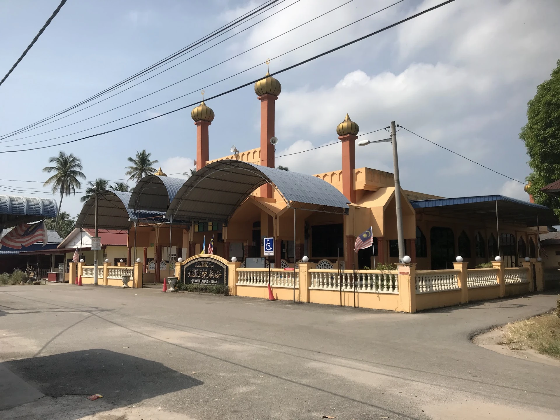 Gambar Masjid Lahar Minyak