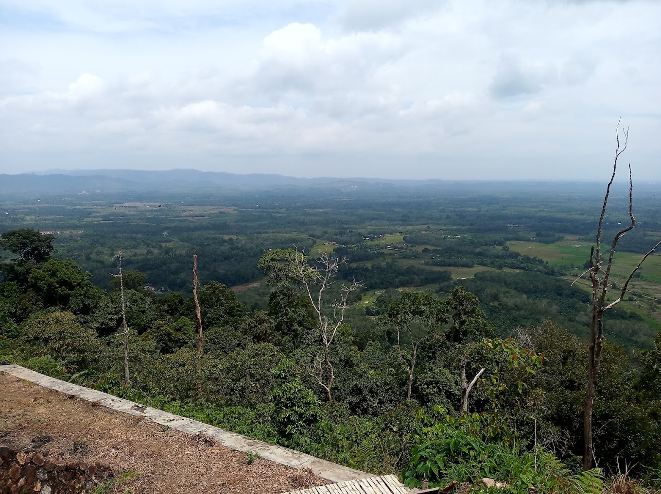 Gambar Puncak Gunung Medan