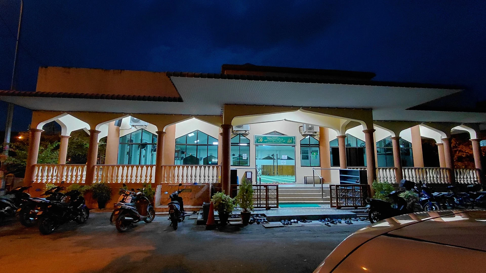 Gambar Masjid Padang Menora