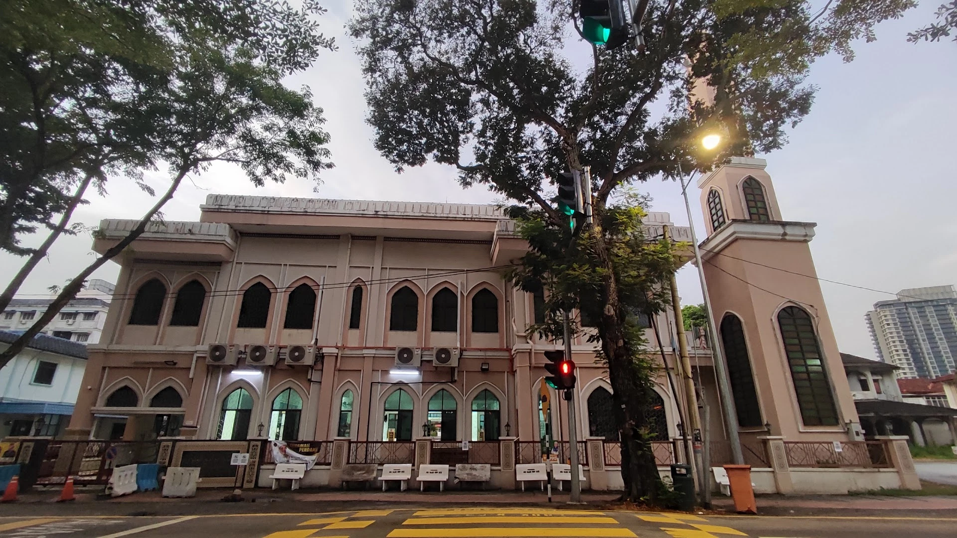 Gambar Masjid Jamek Al-Munawwar Kelawai