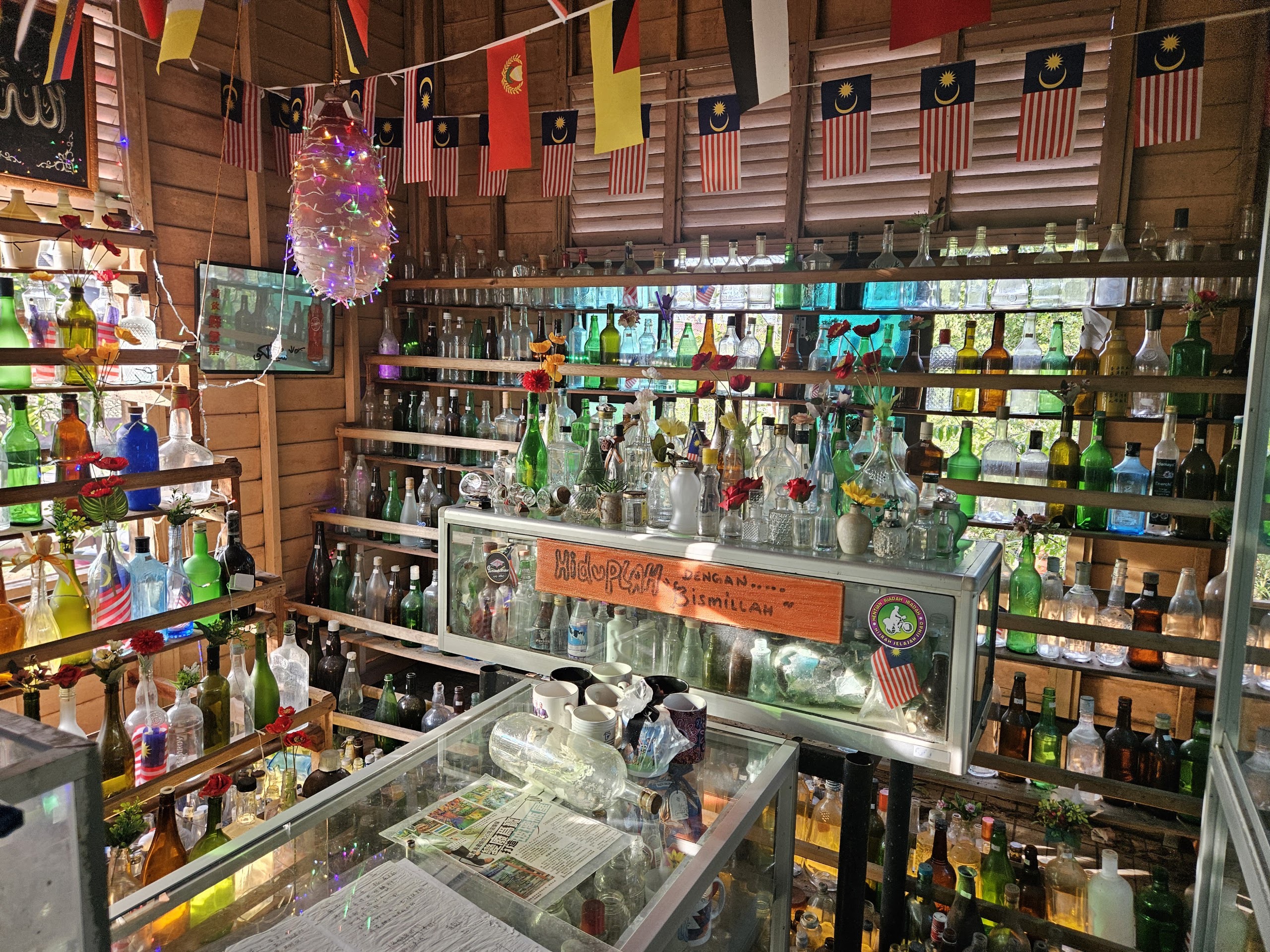 Gambar Rumah Botol Ayahku