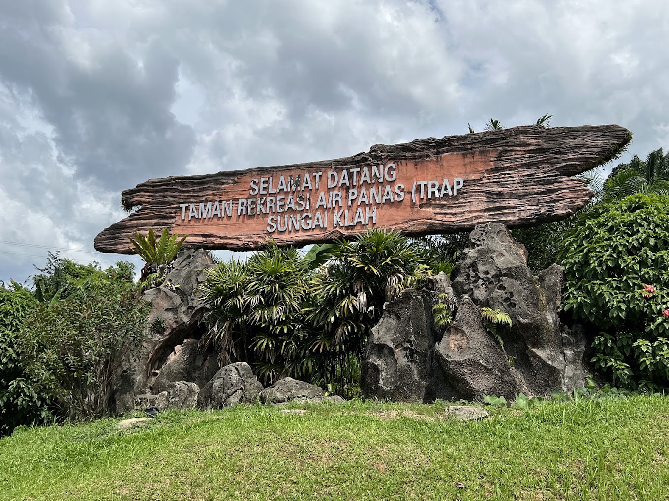 Gambar Taman Rekreasi Air Panas Sungai Klah