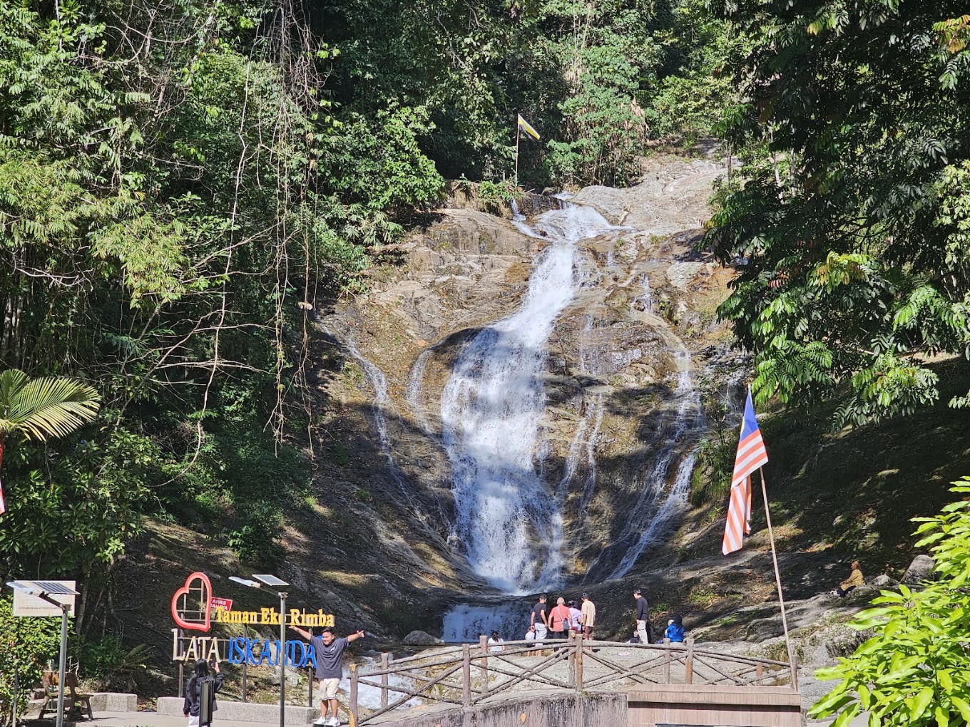 Gambar utama Lata Iskandar