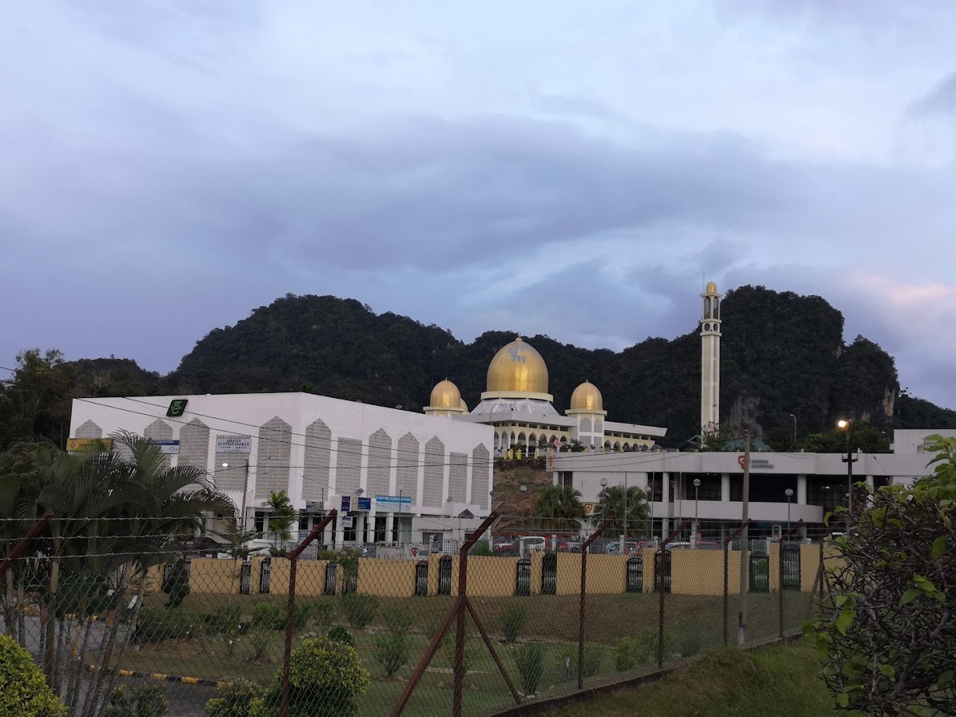 Gambar Masjid Tengku Muhammad Faiz Petra